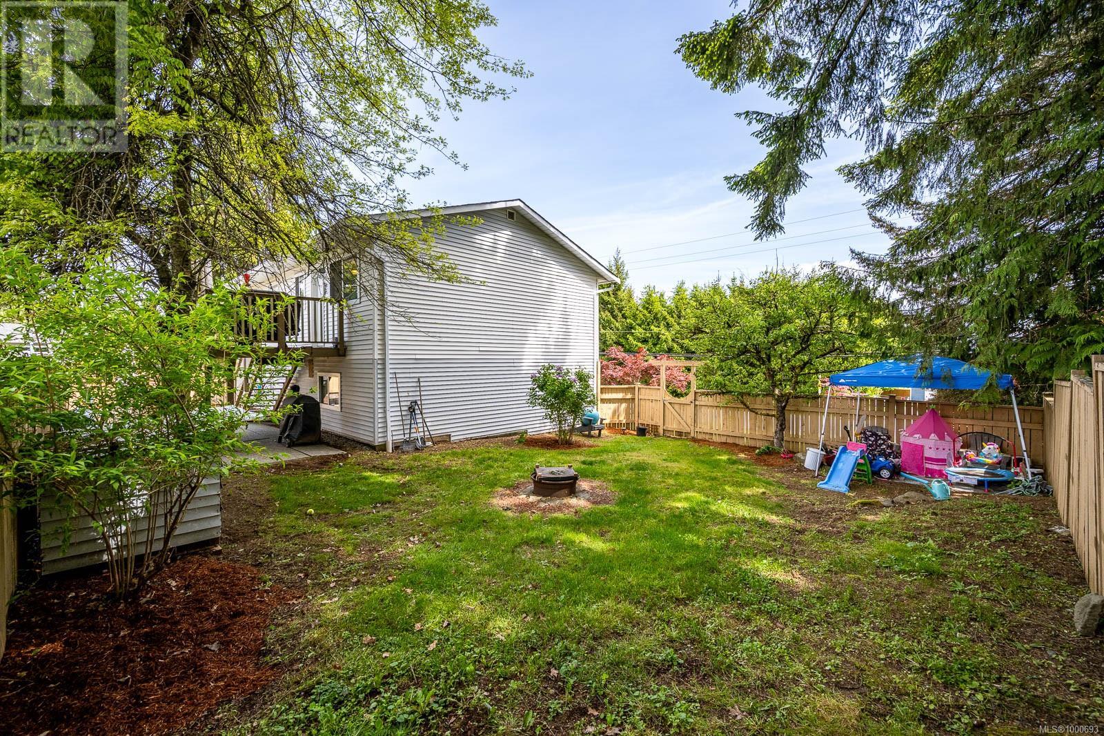 2623 Ulverston Ave, Cumberland, British Columbia  V0R 1S0 - Photo 2 - 1000693