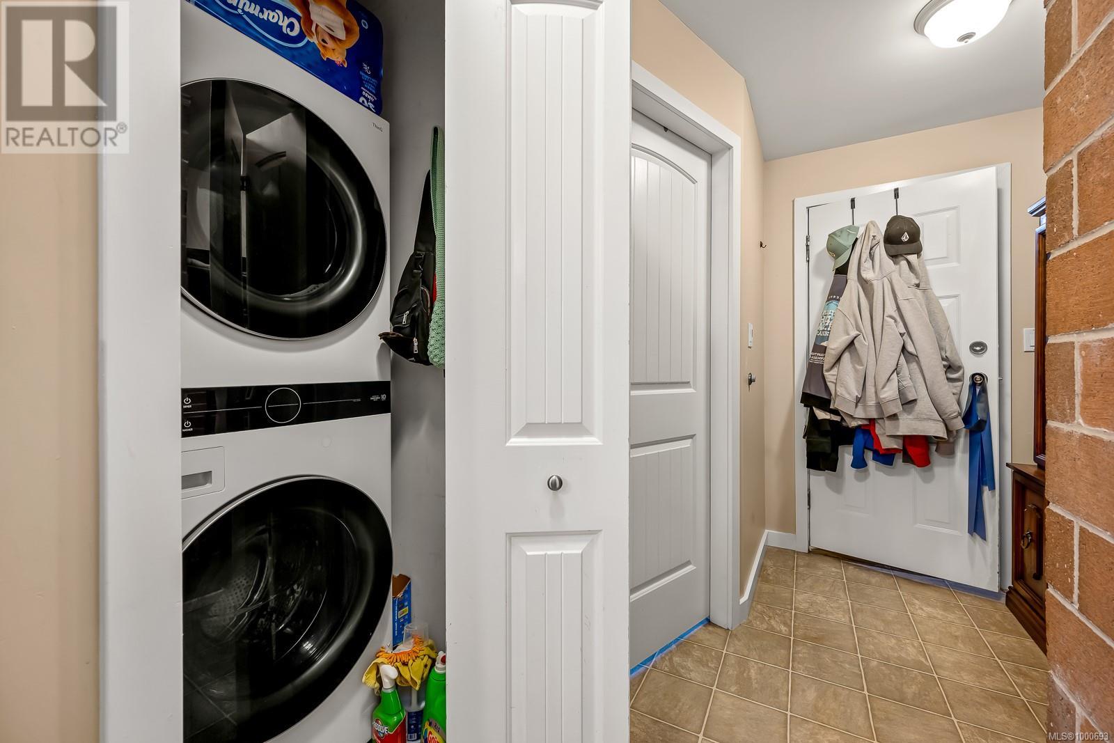 2623 Ulverston Ave, Cumberland, British Columbia  V0R 1S0 - Photo 28 - 1000693