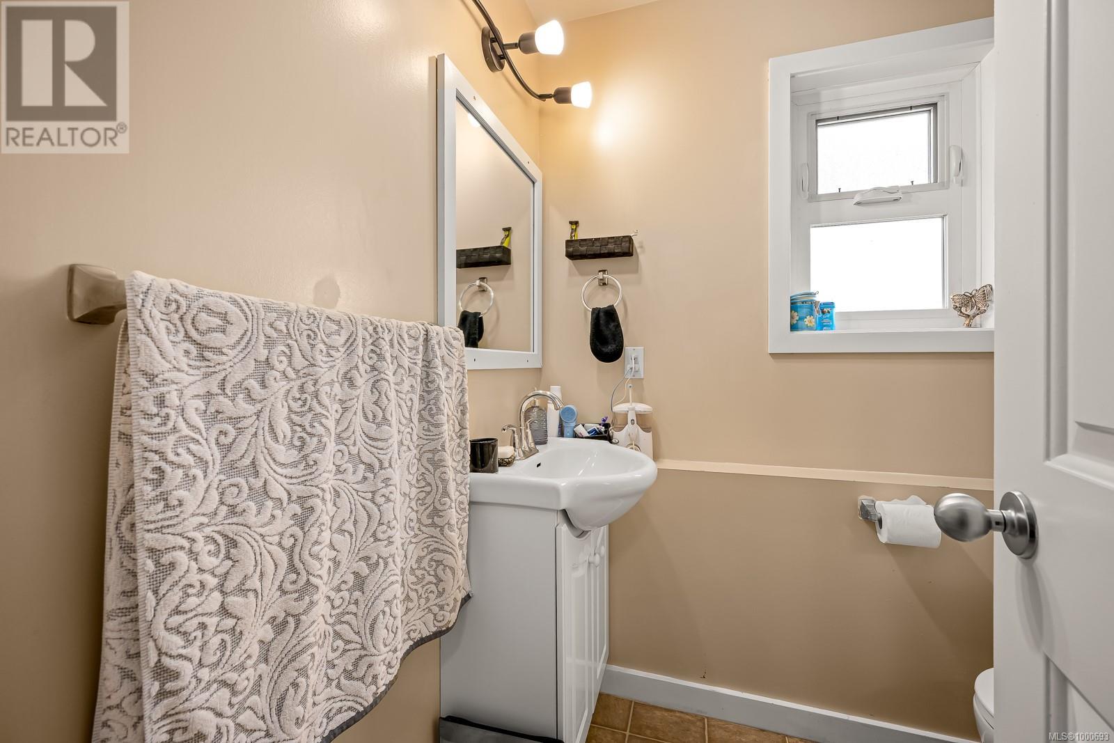 2623 Ulverston Ave, Cumberland, British Columbia  V0R 1S0 - Photo 31 - 1000693