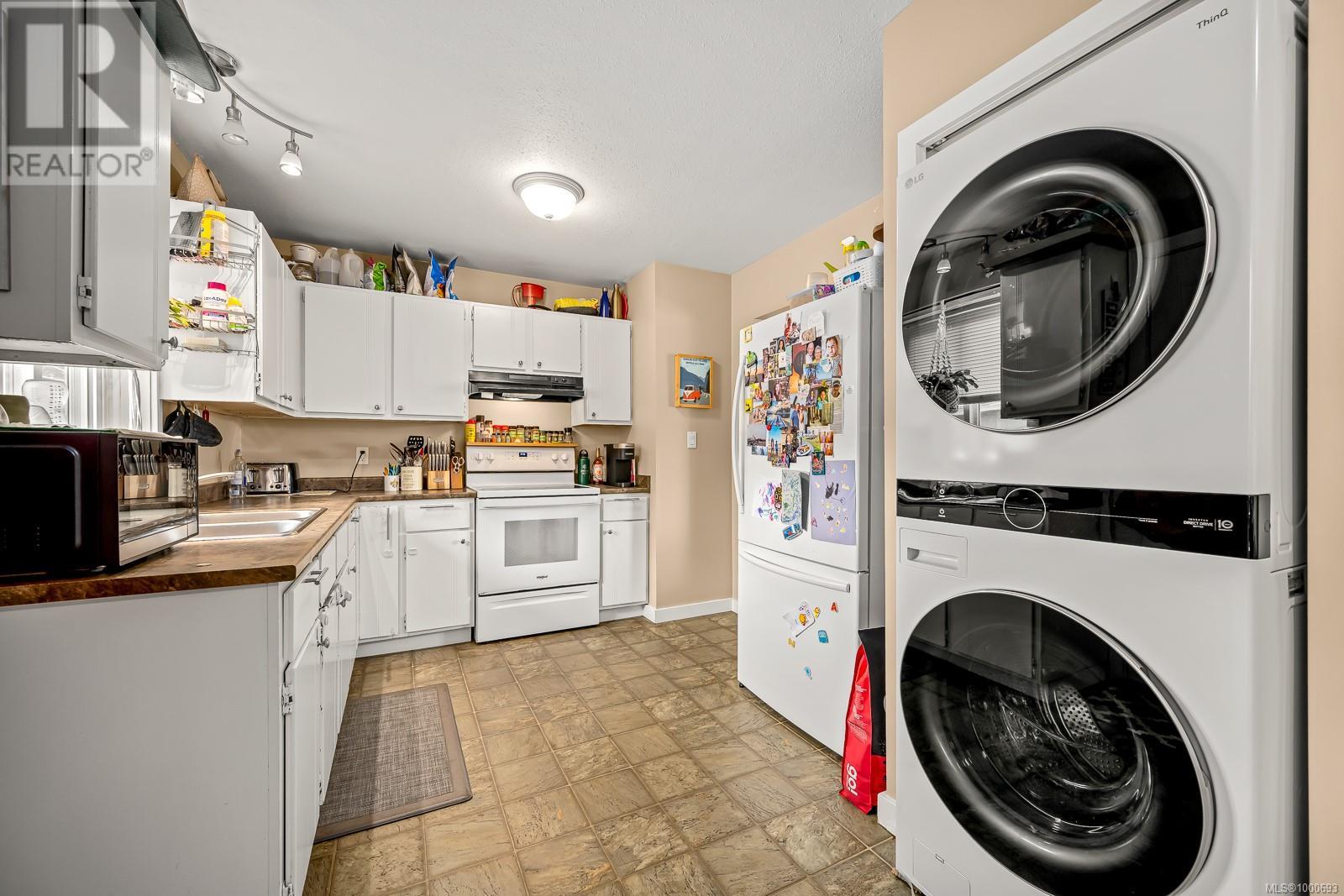 2623 Ulverston Ave, Cumberland, British Columbia  V0R 1S0 - Photo 7 - 1000693