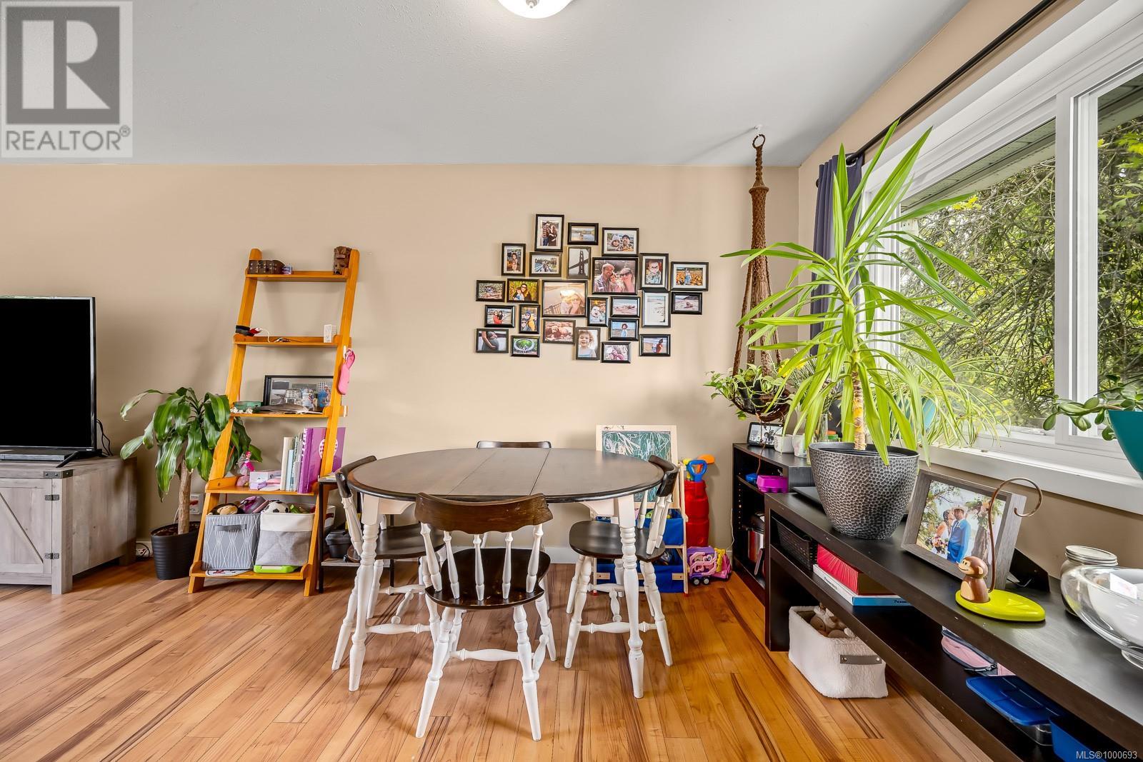 2623 Ulverston Ave, Cumberland, British Columbia  V0R 1S0 - Photo 8 - 1000693