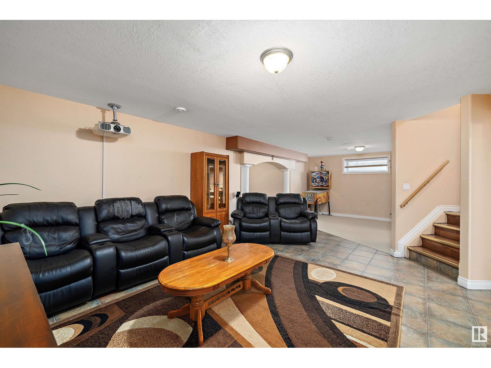 Property at 356 CALDERON CR NW image 2