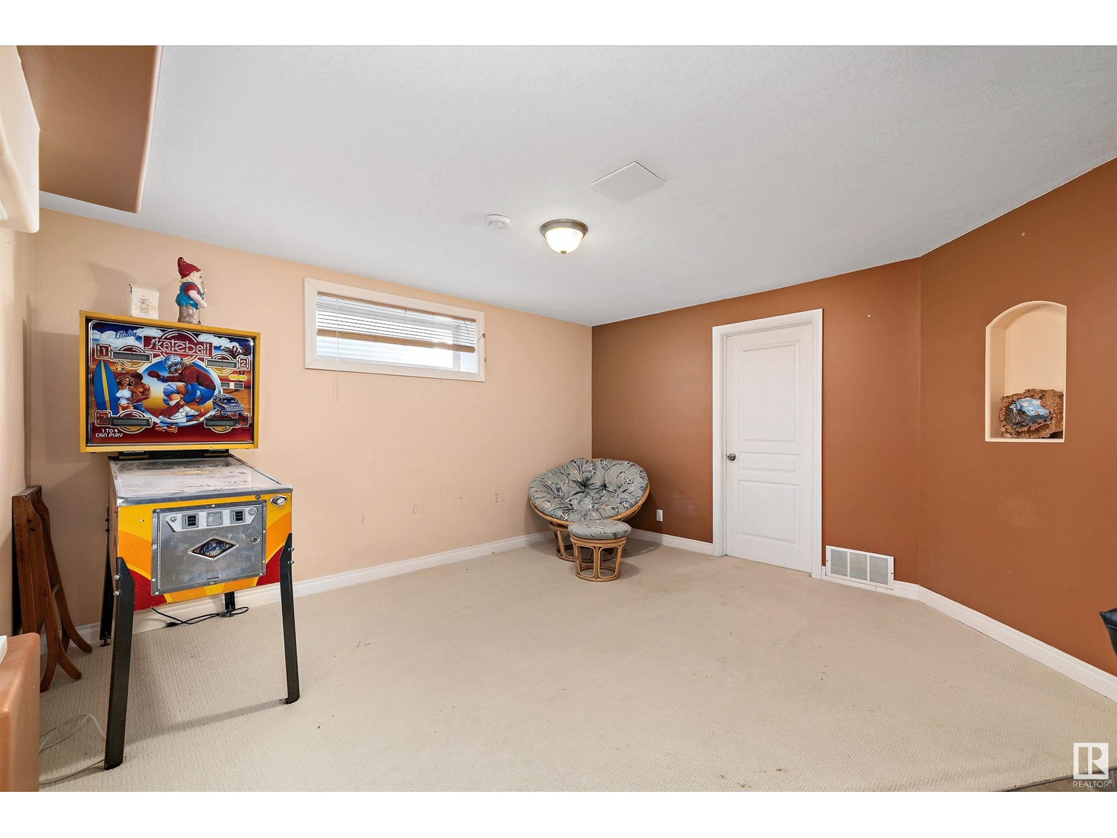 Property at 356 CALDERON CR NW image 4