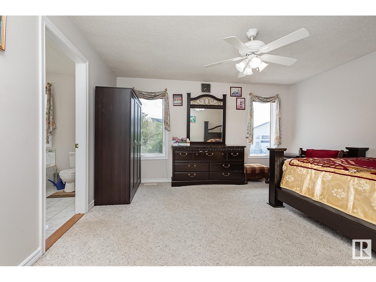 Property at 15947 88 ST NW image 4