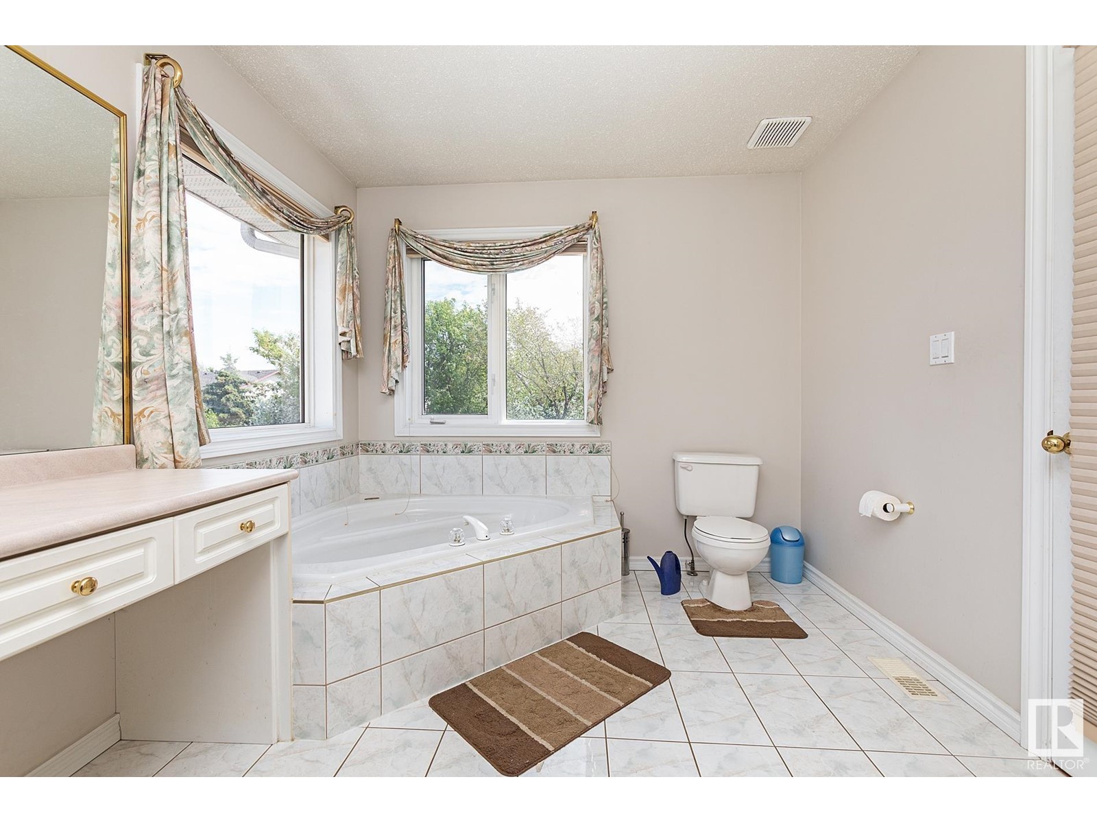 Property at 15947 88 ST NW image 5