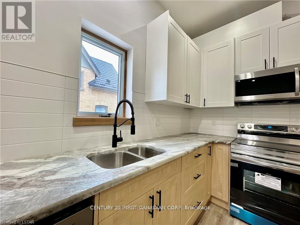 3 - 166 Central Avenue, London East (East F), Ontario  N6A 1M7 - Photo 9 - X12175922