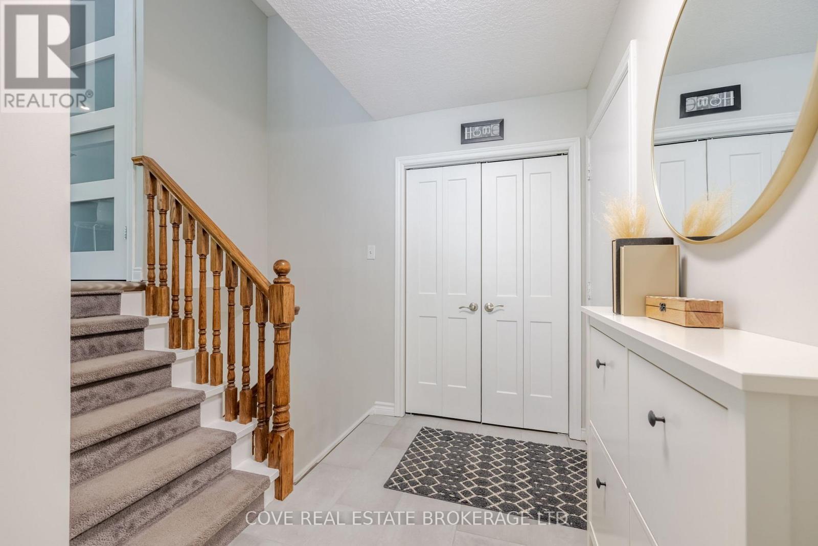 618 Grand View Avenue, London South (South K), Ontario  N6K 3G6 - Photo 3 - X12175944