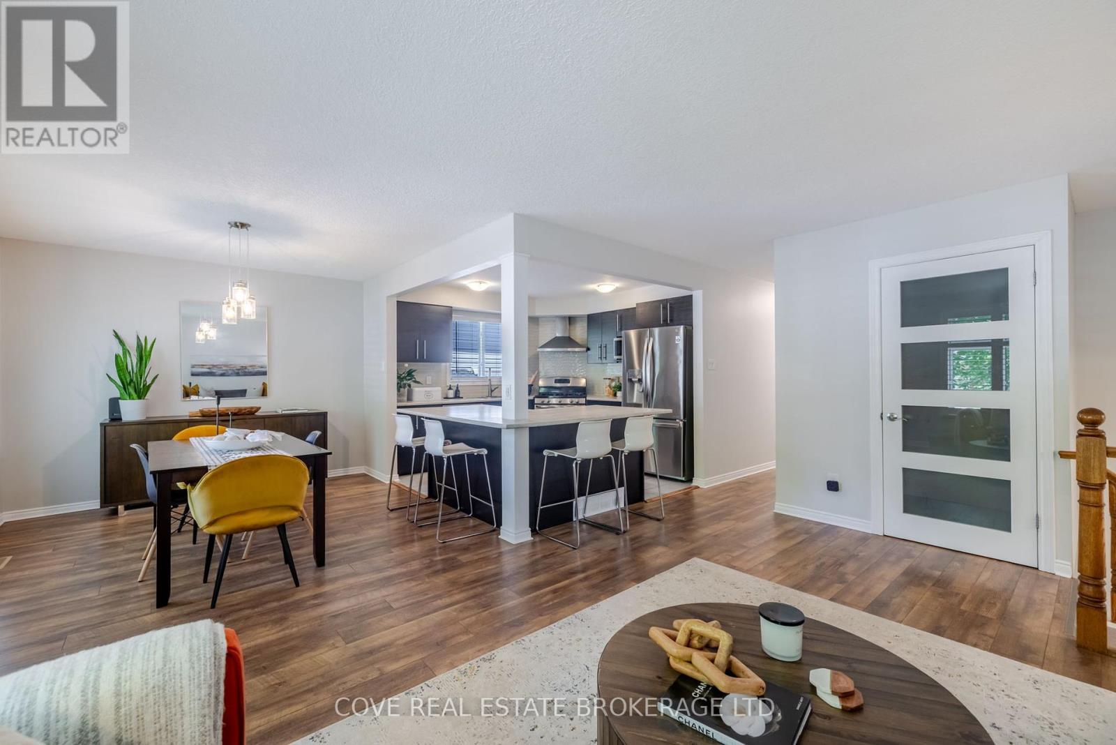 618 Grand View Avenue, London South (South K), Ontario  N6K 3G6 - Photo 5 - X12175944