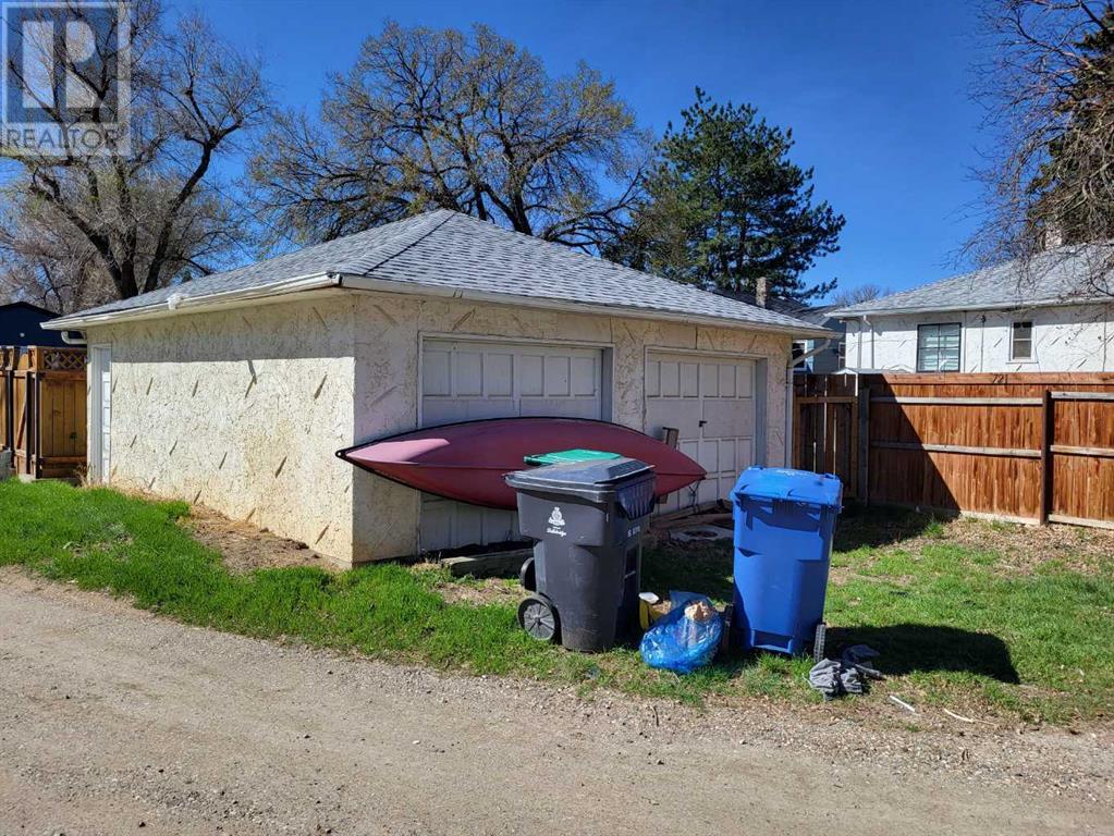 Property at 721 16 Street S image 5