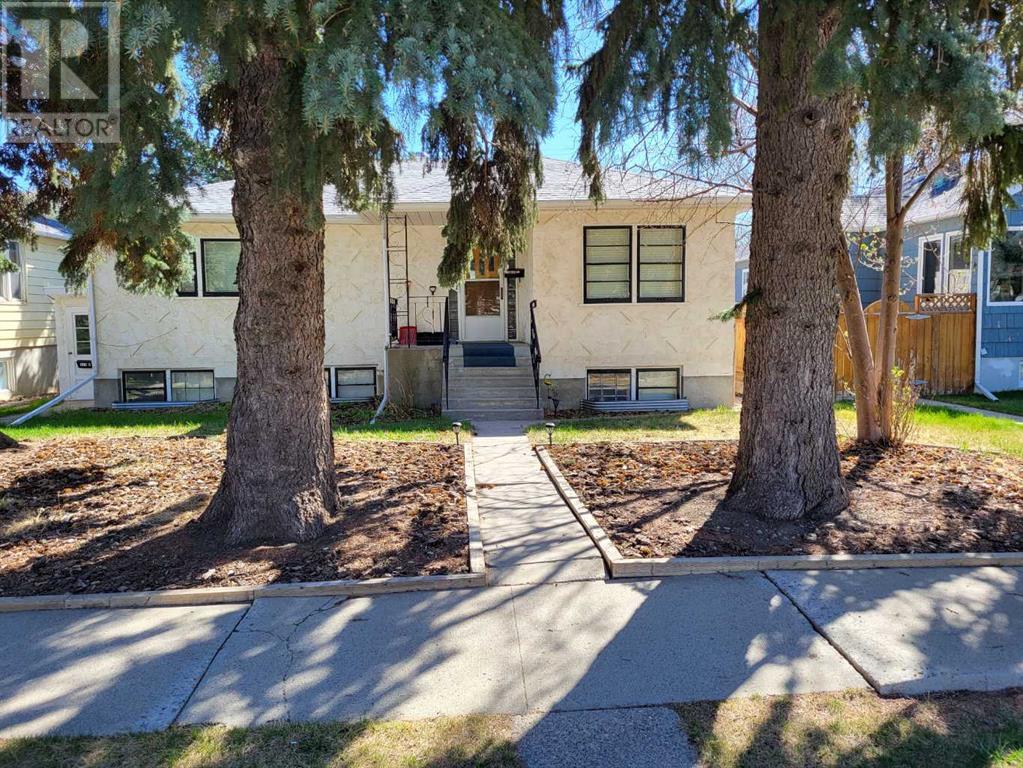 Property at 721 16 Street S image 2