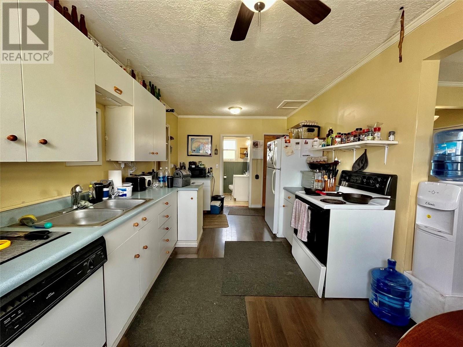 302 6th Avenue Nw, Nakusp, British Columbia  V0G 1R0 - Photo 3 - 10349344