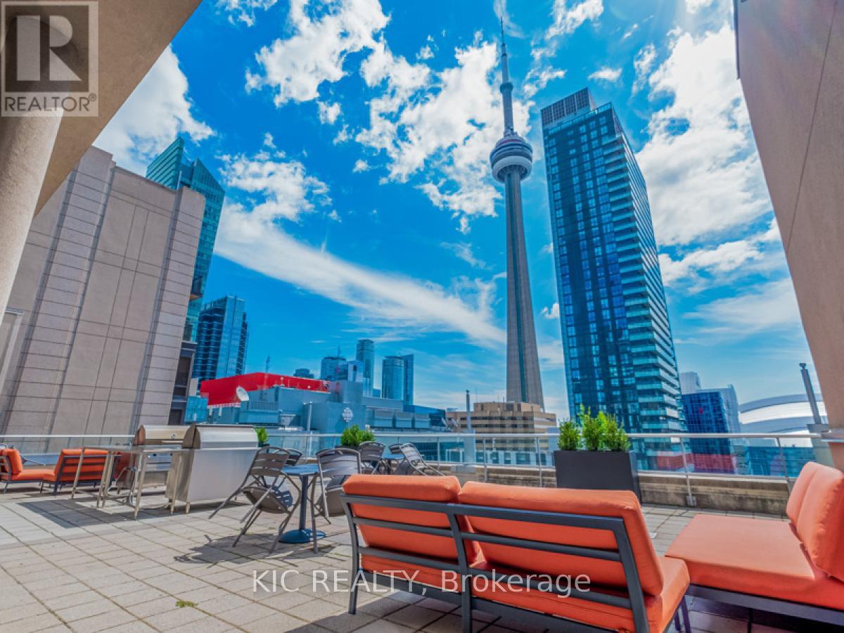 1727 - 250 WELLINGTON STREET W, Toronto, Ontario