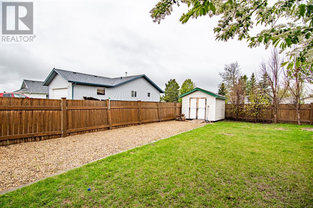 5215 55 Avenue, Eckville, Alberta  T0M 0X0 - Photo 9 - A2223294