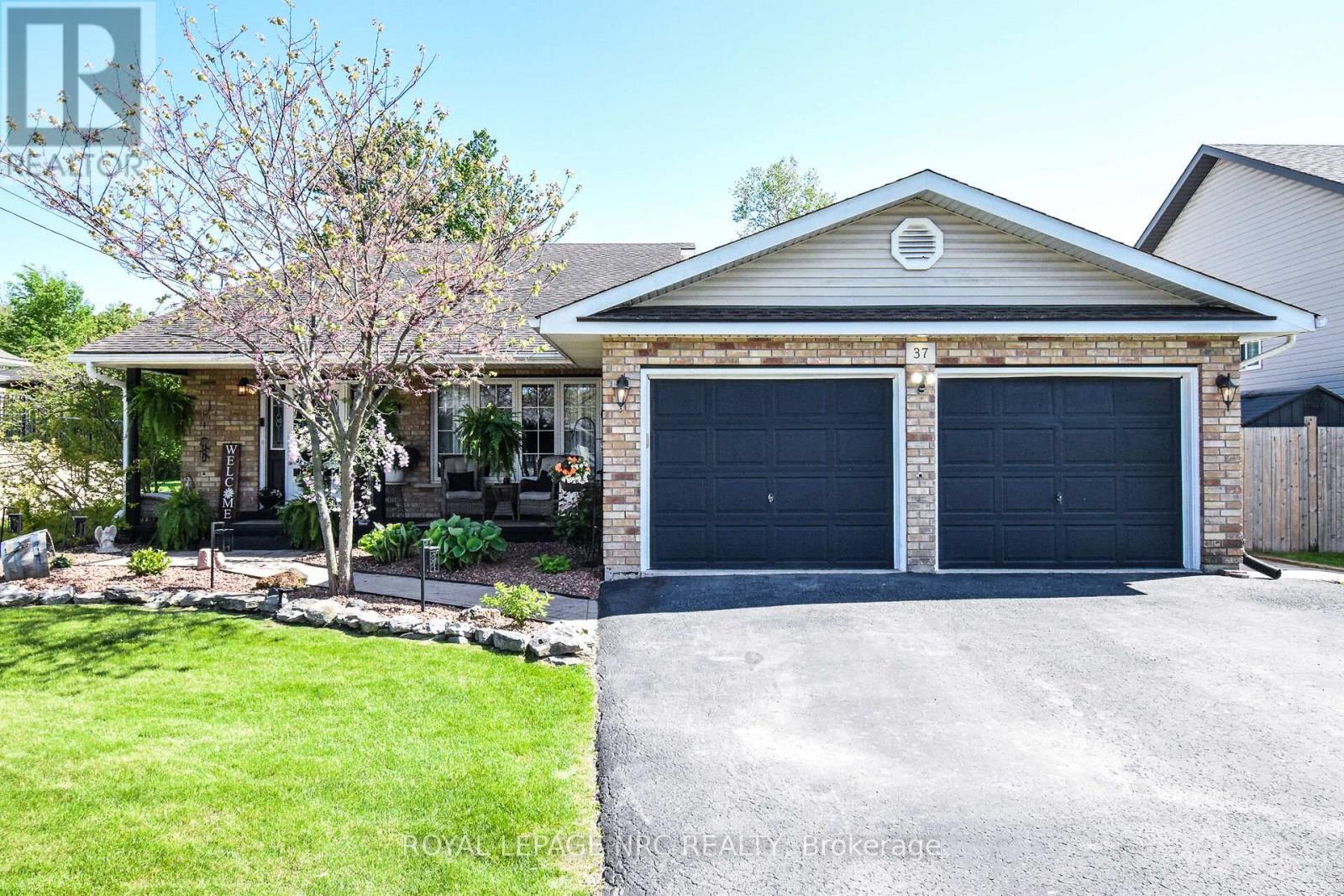 37 Biggar Road, Thorold, Ontario  L0S 1K0 - Photo 1 - X12175811