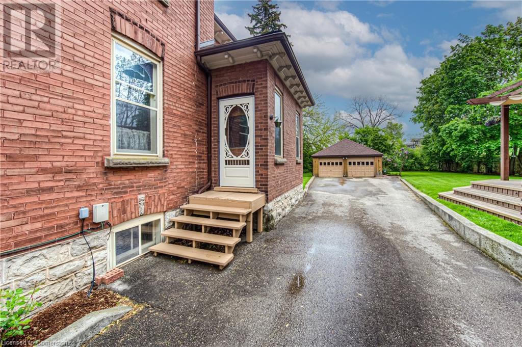 Property at 445 DOVER Street N image 4