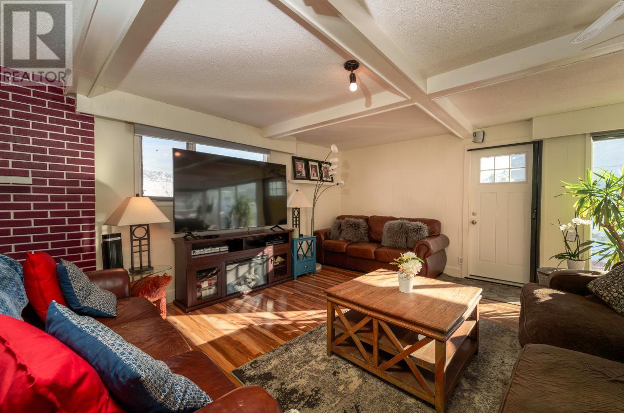 1515 Robinson Crescent, Kamloops, BC V2C3J2