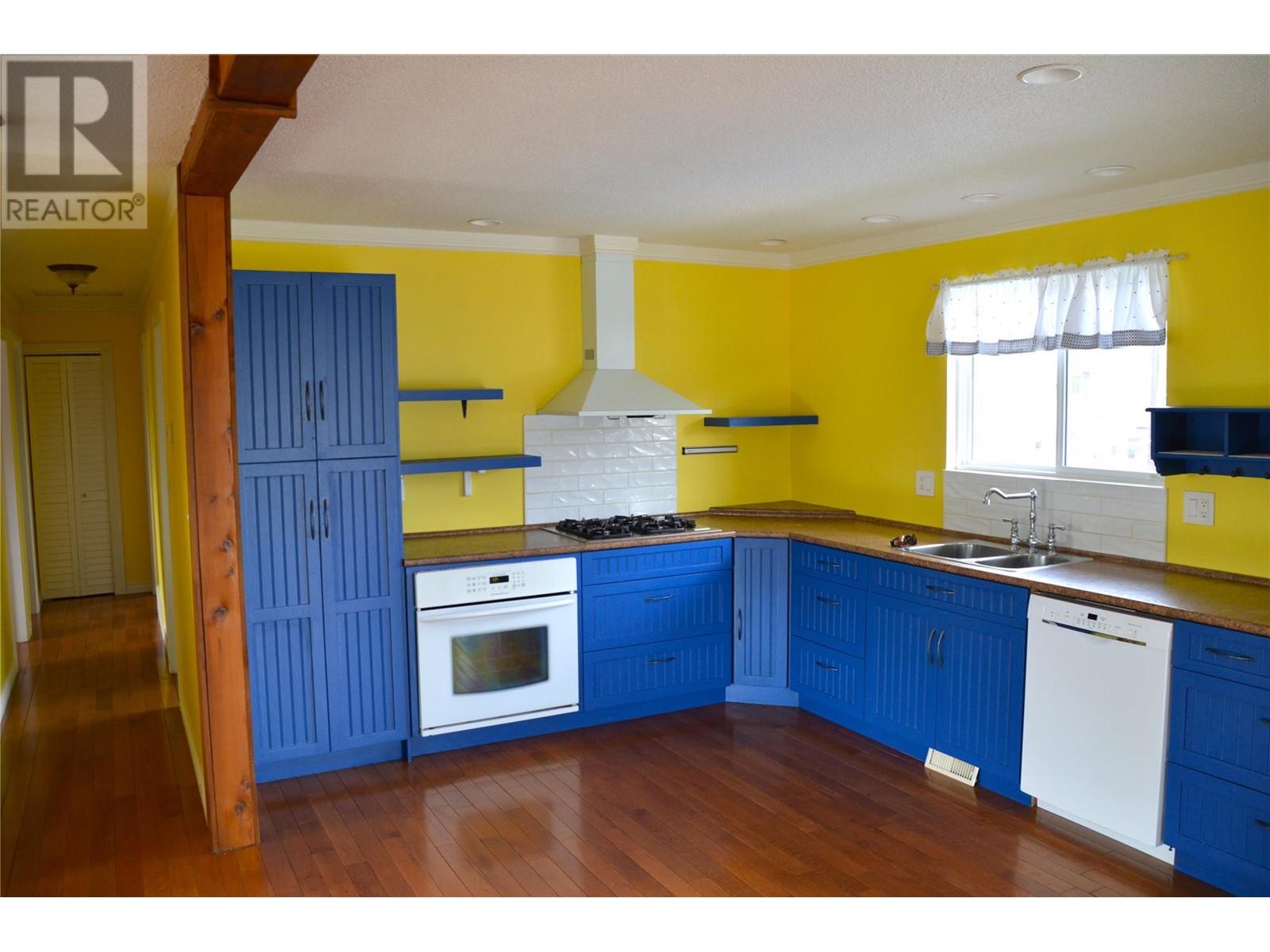 Property at 334 COLLINGWOOD Drive image 3