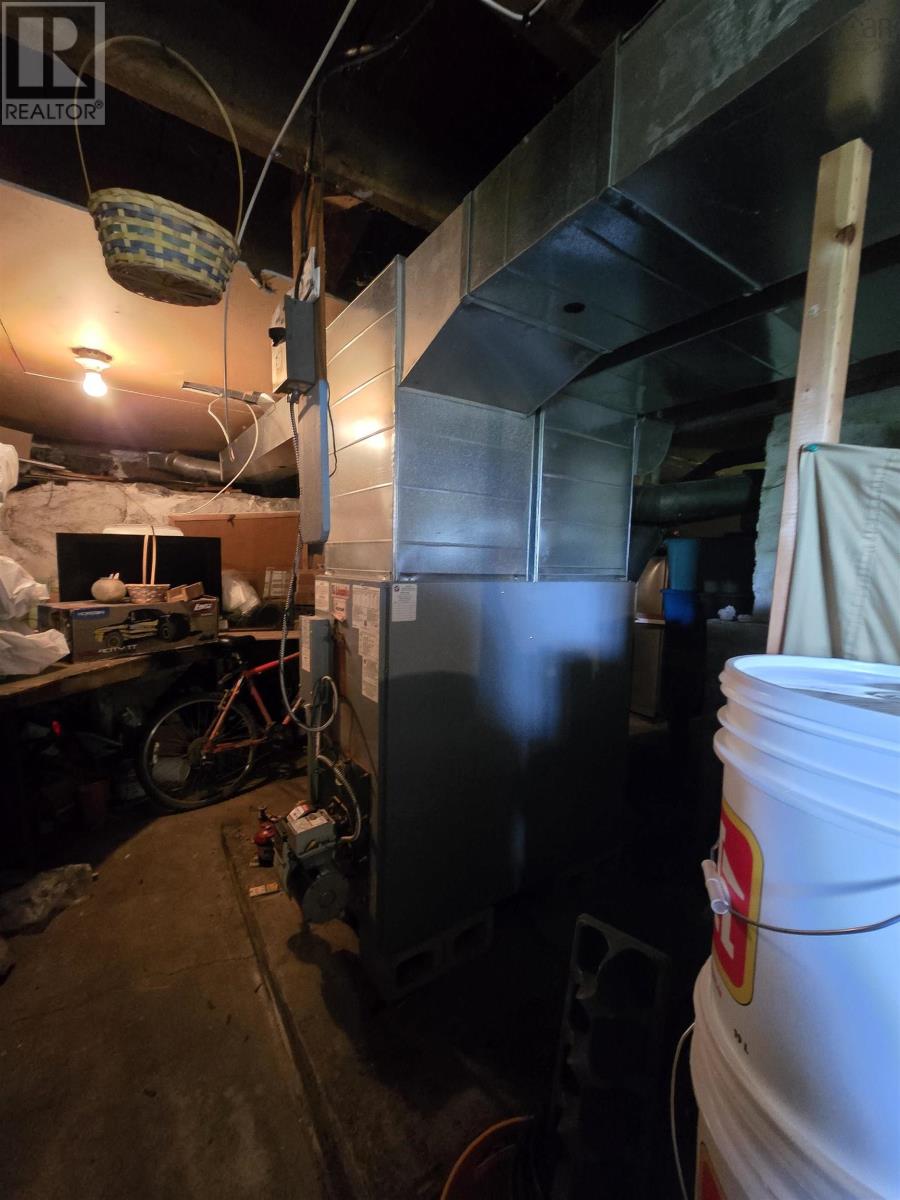 63 Elm Street, Bridgewater, Nova Scotia  B4V 2V5 - Photo 30 - 202512438