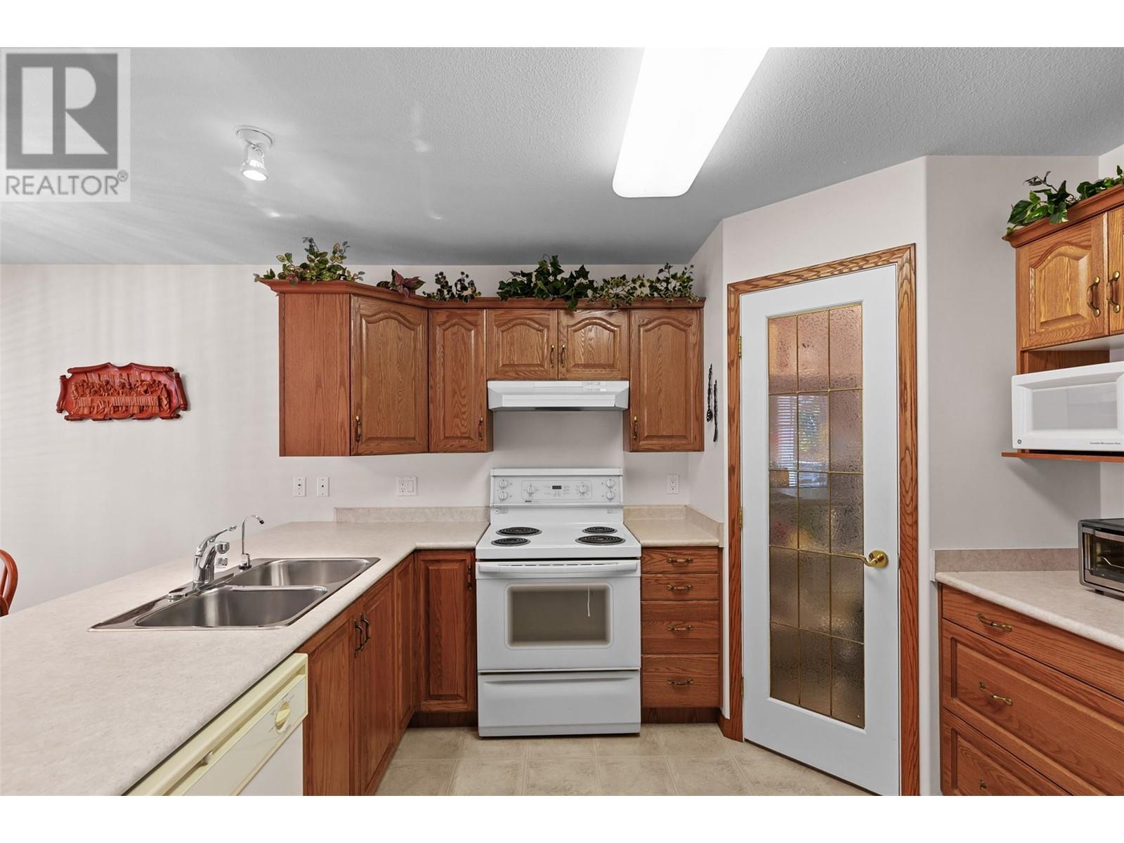 1321 Ridgeway Drive Unit# 114, Kelowna, British Columbia  V1Y 9T6 - Photo 7 - 10346340