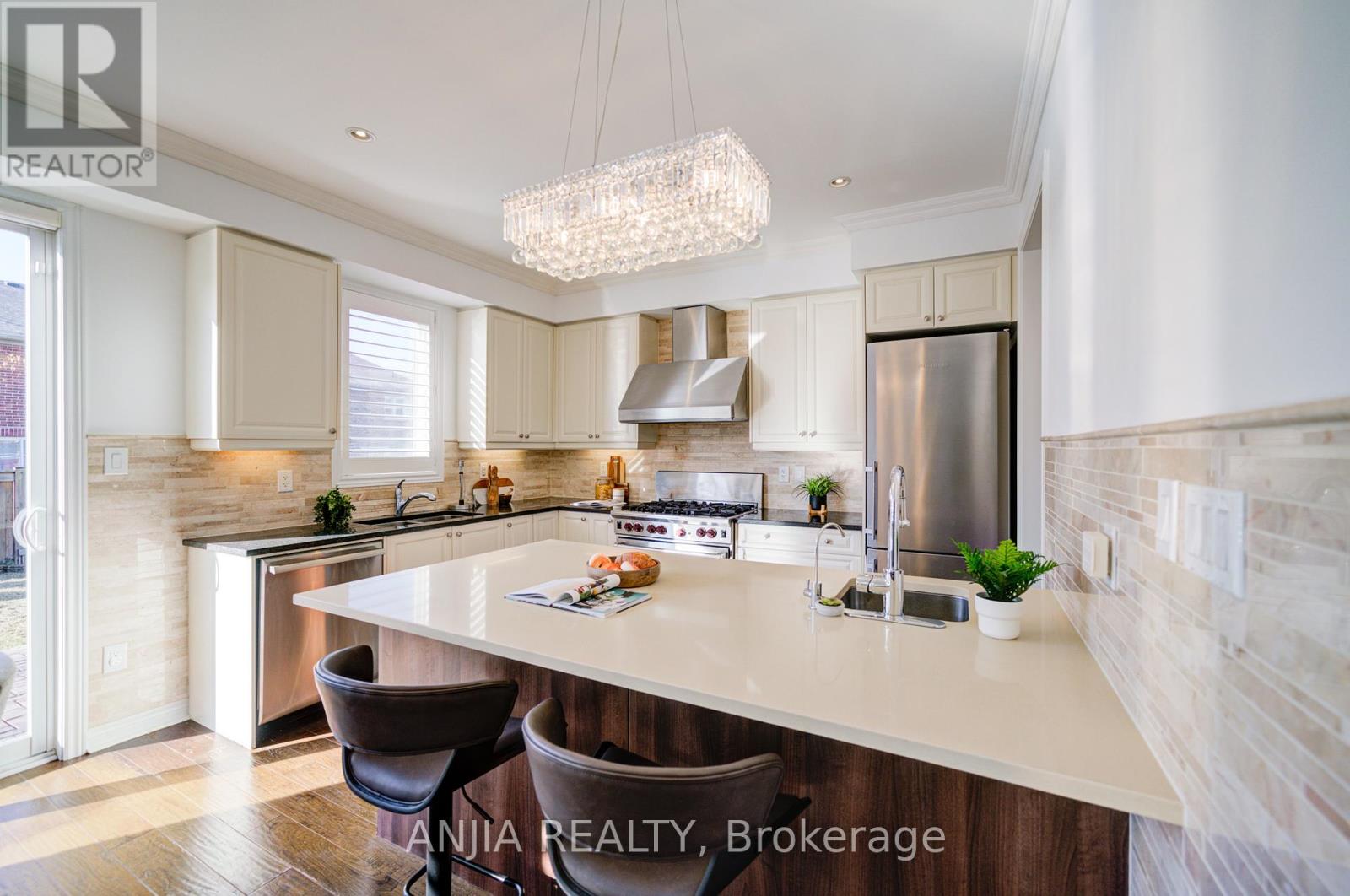 9 Cecil Nichols Avenue, Markham, Ontario  L6C 0L8 - Photo 13 - N12175723