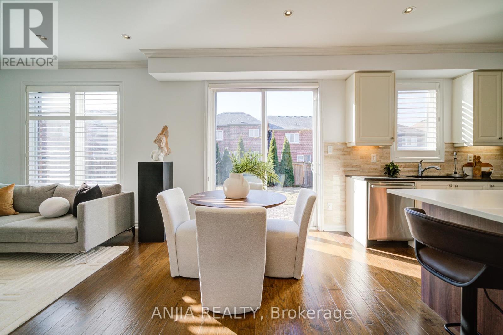9 Cecil Nichols Avenue, Markham, Ontario  L6C 0L8 - Photo 16 - N12175723