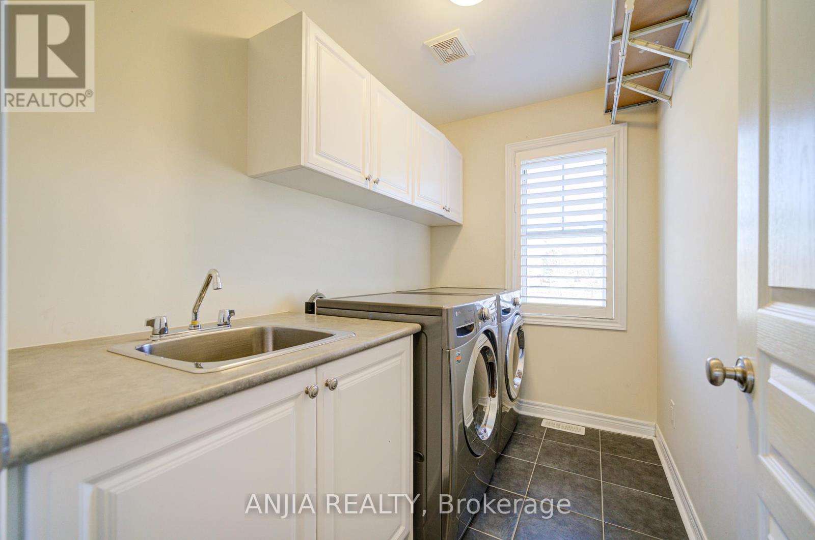 9 Cecil Nichols Avenue, Markham, Ontario  L6C 0L8 - Photo 26 - N12175723