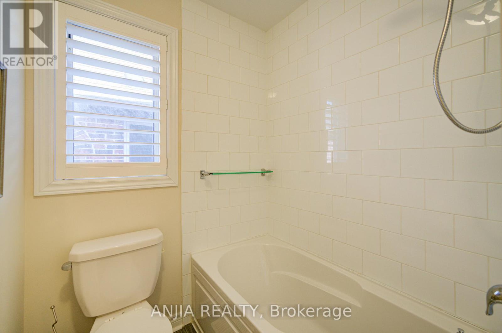 9 Cecil Nichols Avenue, Markham, Ontario  L6C 0L8 - Photo 30 - N12175723