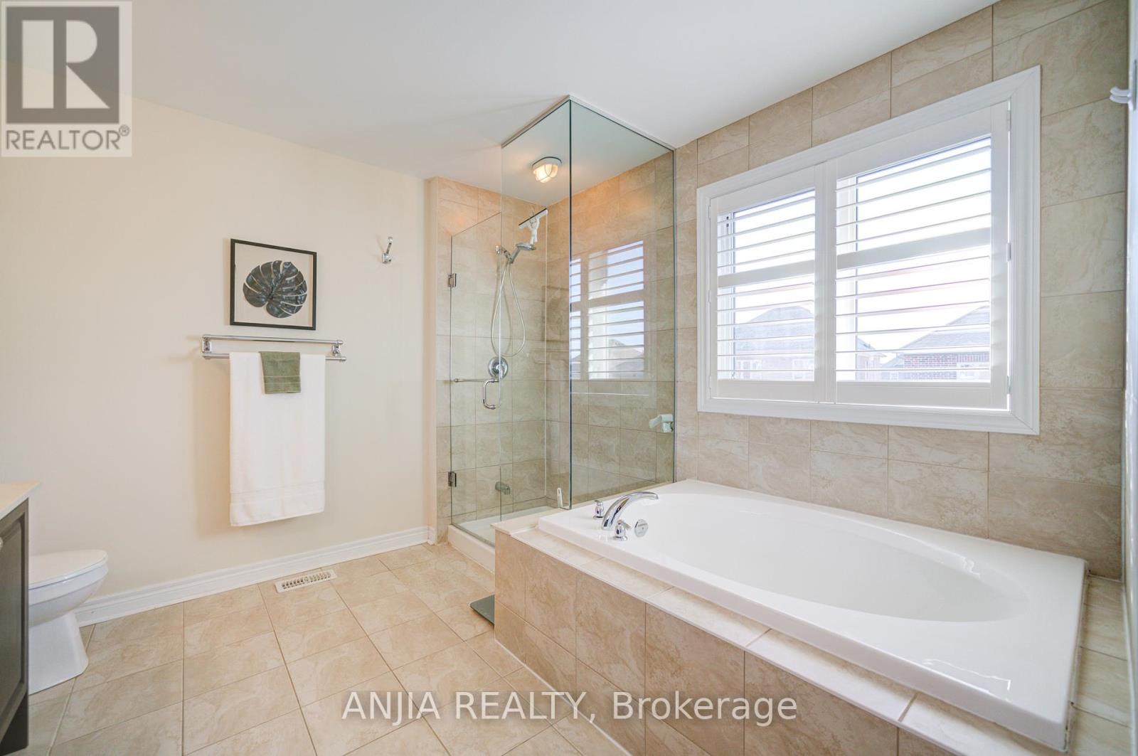 9 Cecil Nichols Avenue, Markham, Ontario  L6C 0L8 - Photo 37 - N12175723
