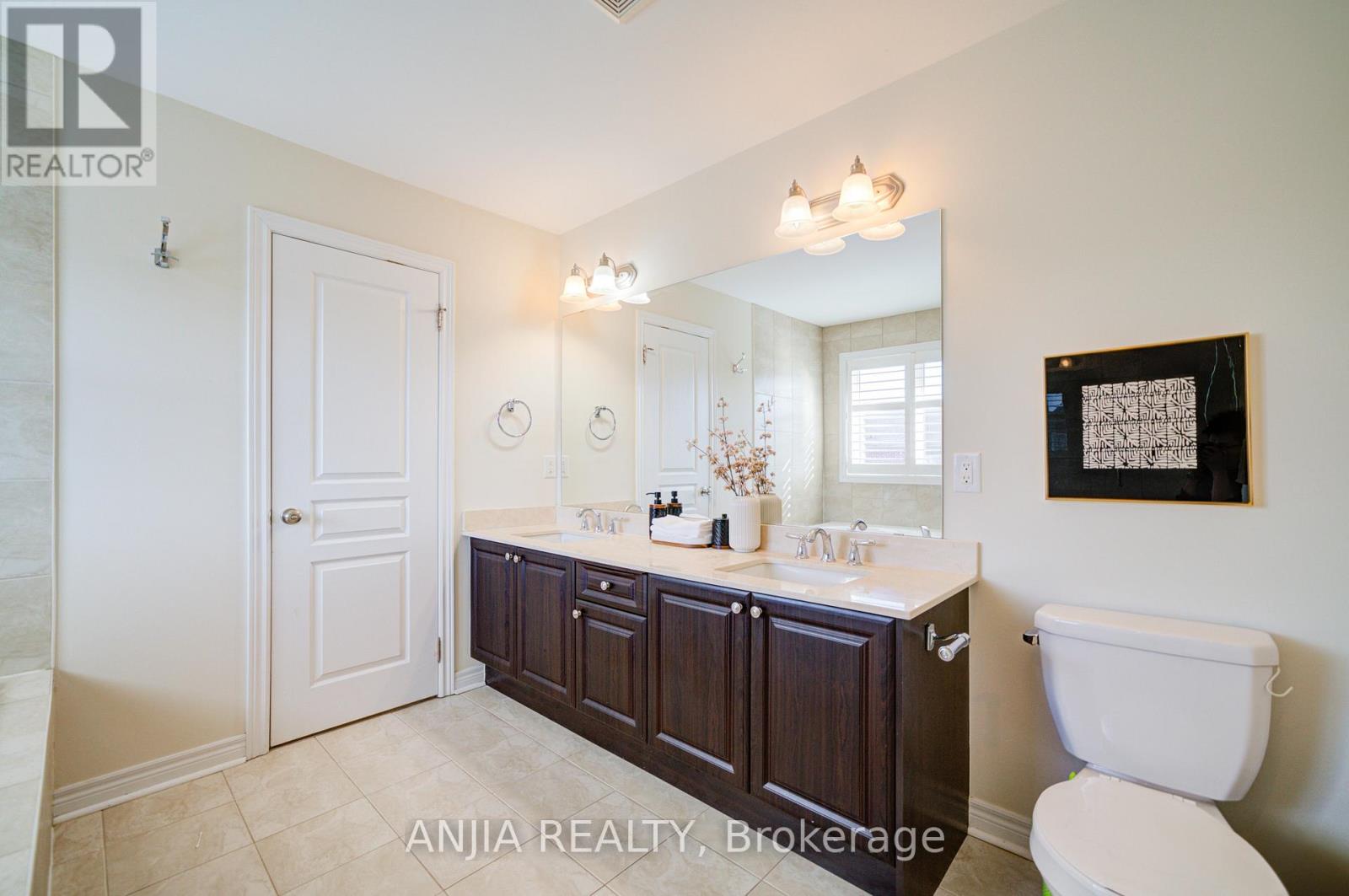 9 Cecil Nichols Avenue, Markham, Ontario  L6C 0L8 - Photo 38 - N12175723