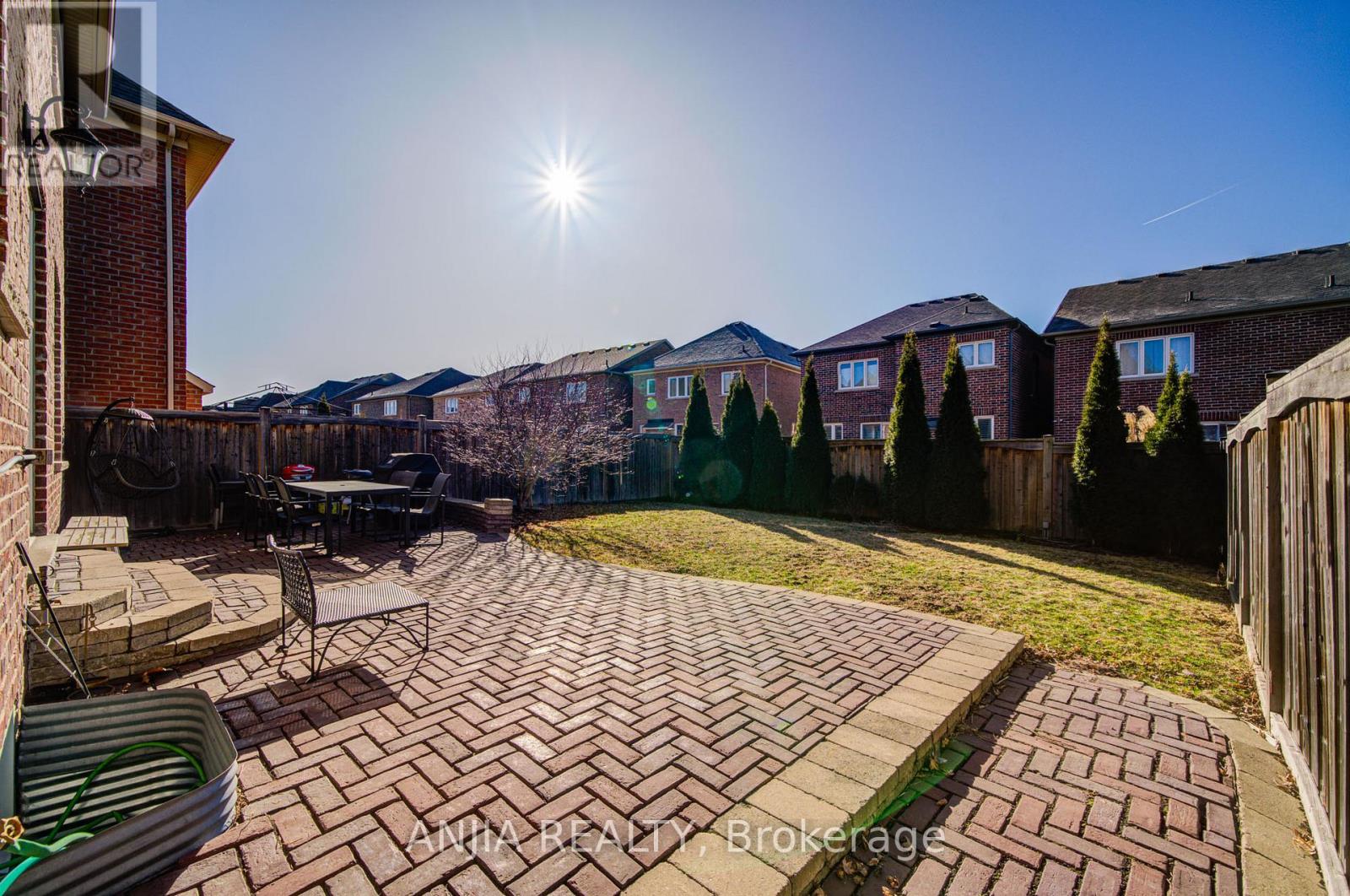9 Cecil Nichols Avenue, Markham, Ontario  L6C 0L8 - Photo 44 - N12175723