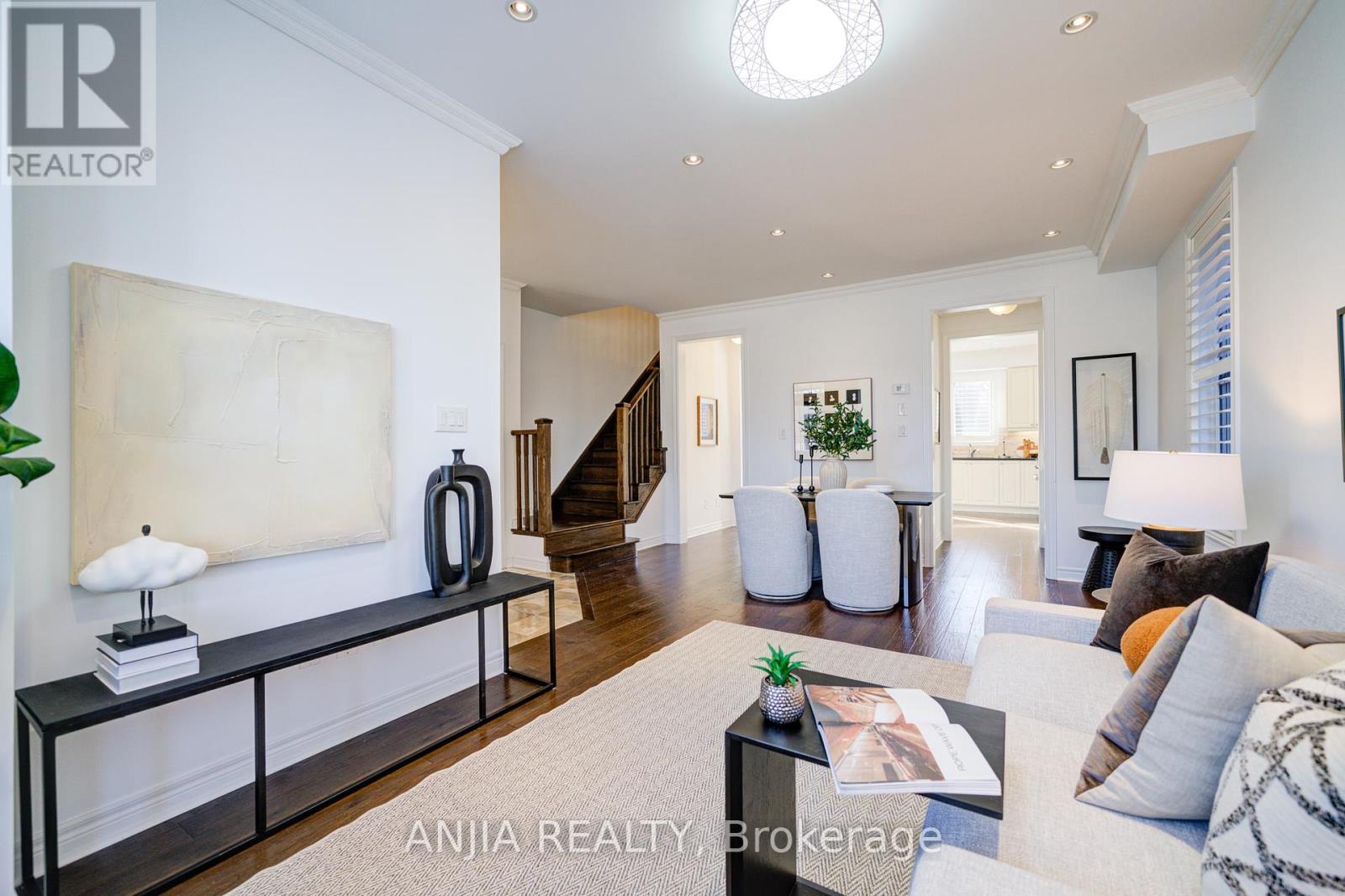 9 Cecil Nichols Avenue, Markham, Ontario  L6C 0L8 - Photo 6 - N12175723