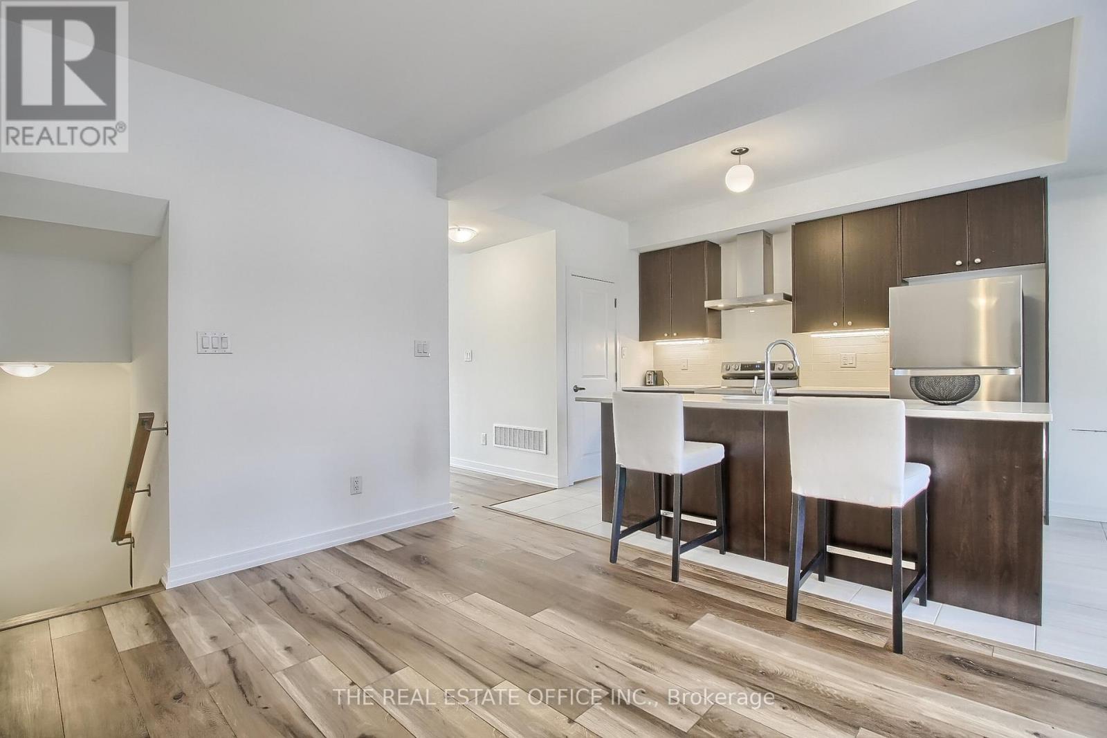40 Blue Forest Crescent, Barrie, Ontario  L9J 0N3 - Photo 6 - S12175668