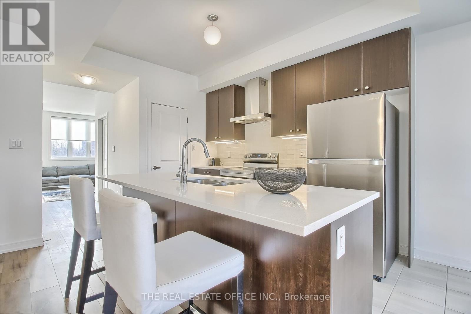 40 Blue Forest Crescent, Barrie, Ontario  L9J 0N3 - Photo 7 - S12175668