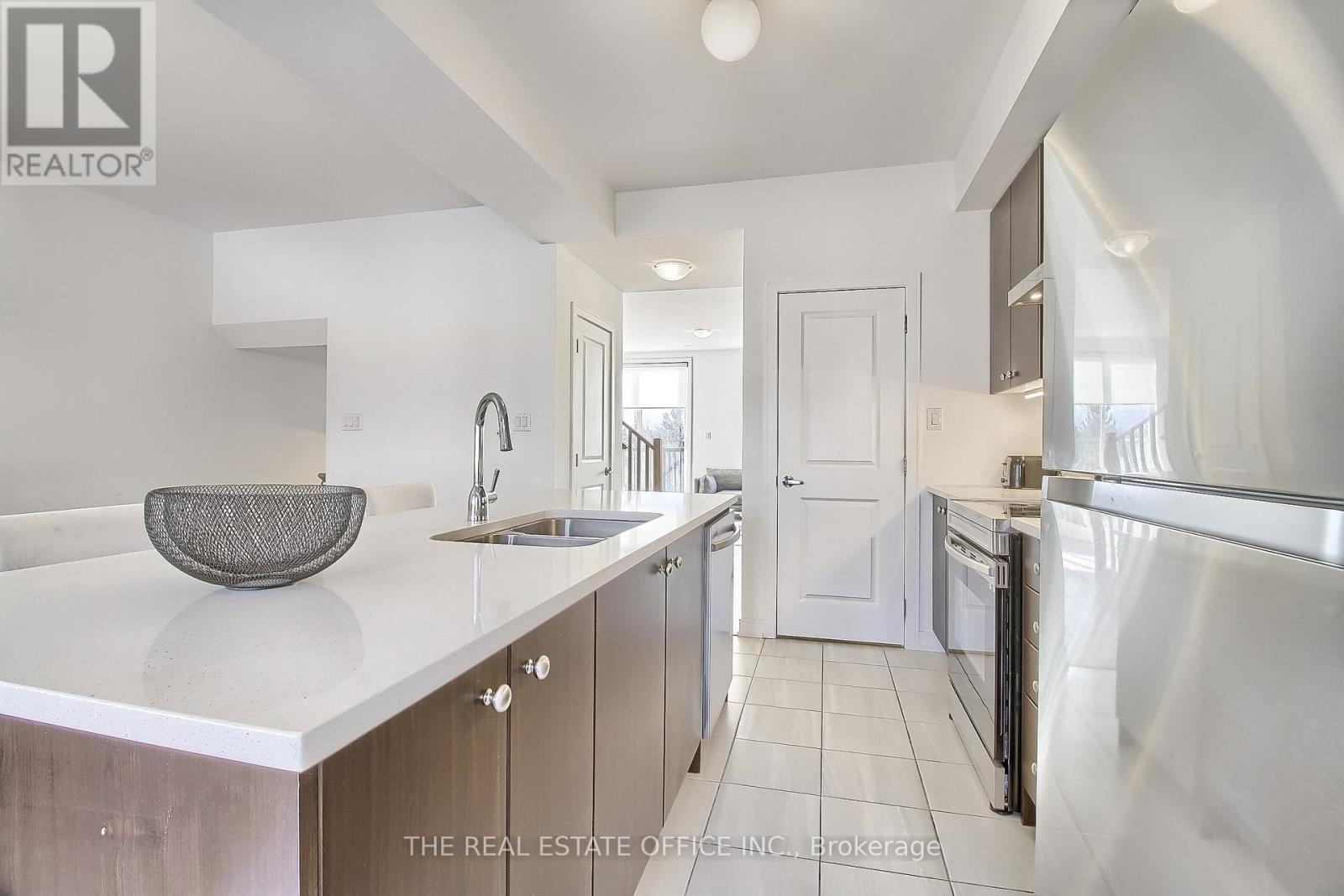 40 Blue Forest Crescent, Barrie, Ontario  L9J 0N3 - Photo 8 - S12175668