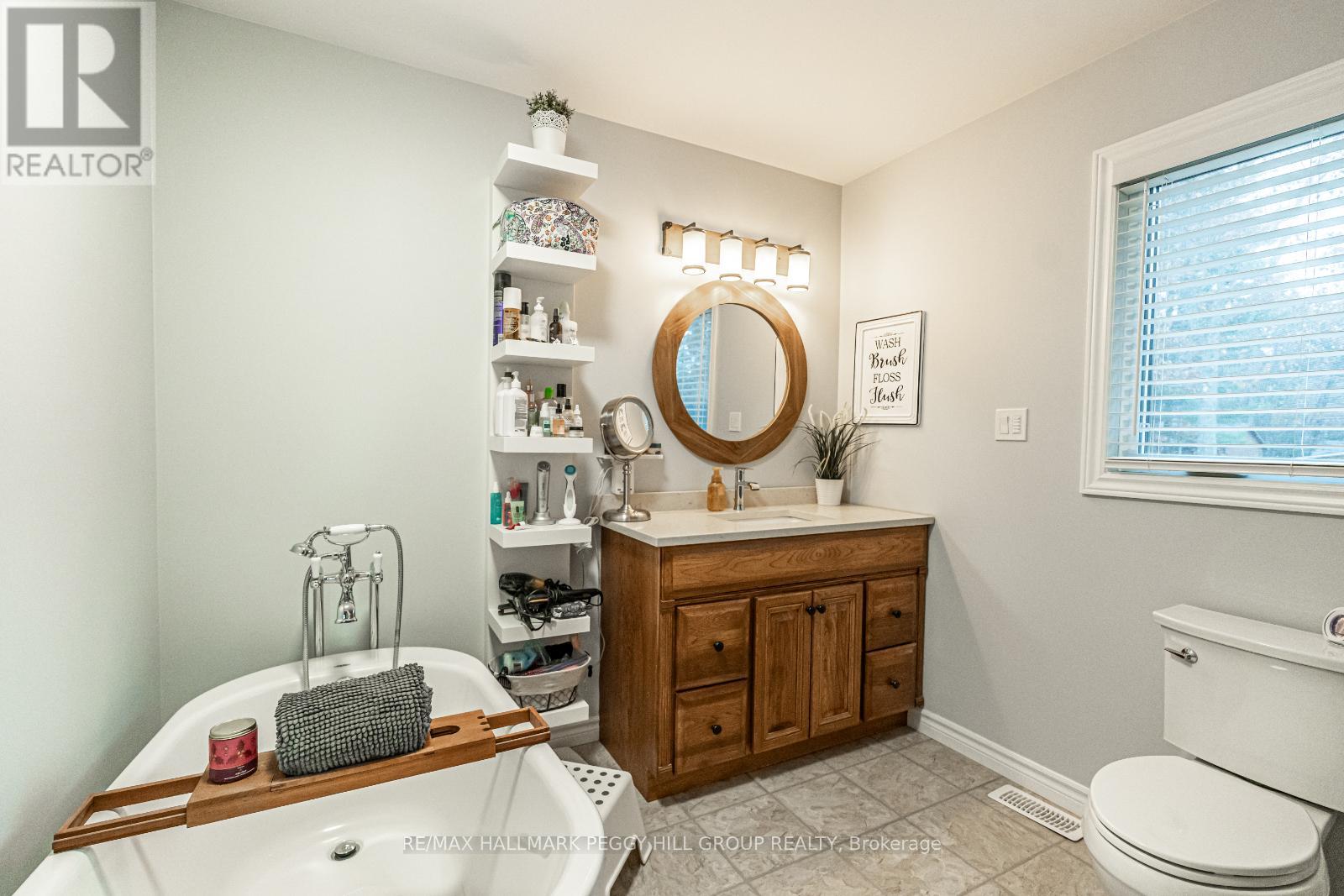 45 Evergreen Avenue, Tiny, Ontario  L0L 1P0 - Photo 14 - S12175747