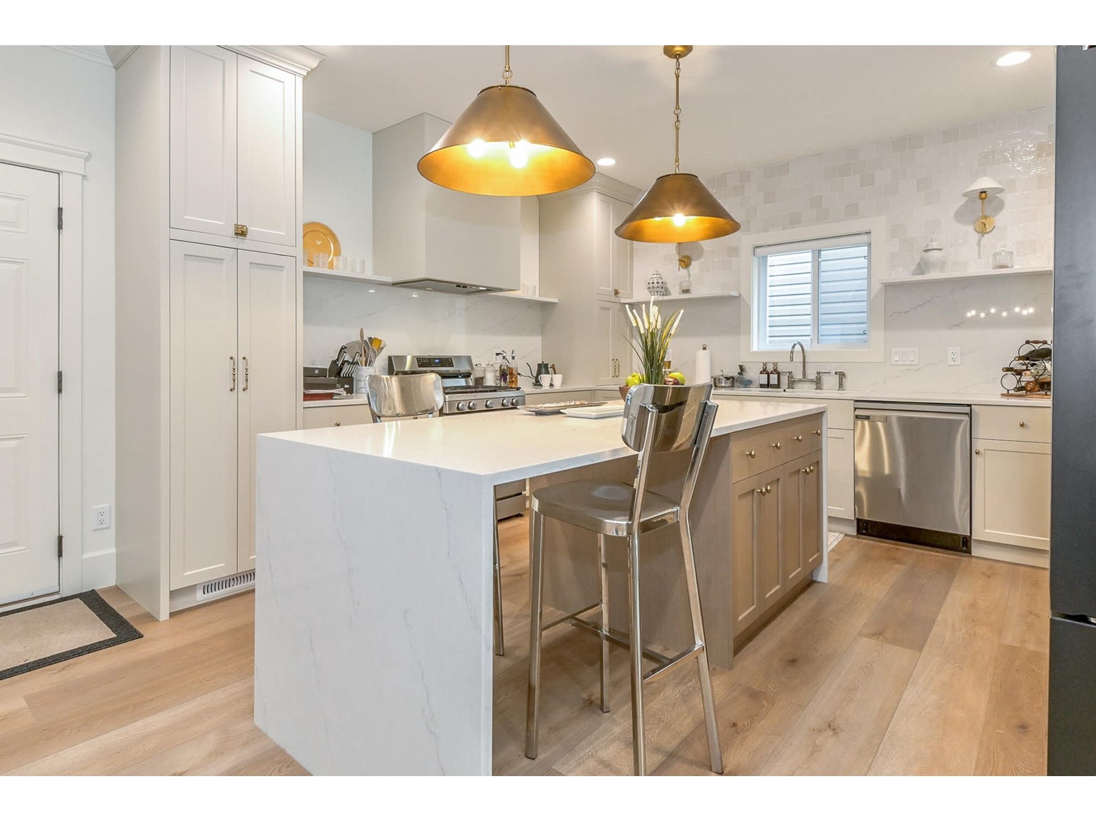 Property at 17293 64 AVENUE image 3
