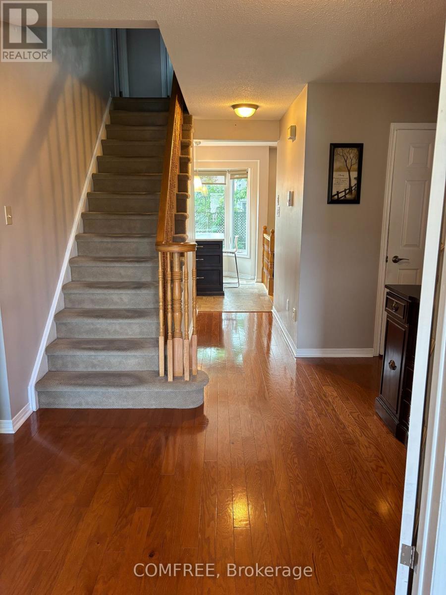 52 Speers Crescent, Ottawa, Ontario  K2M 1W2 - Photo 2 - X12175911