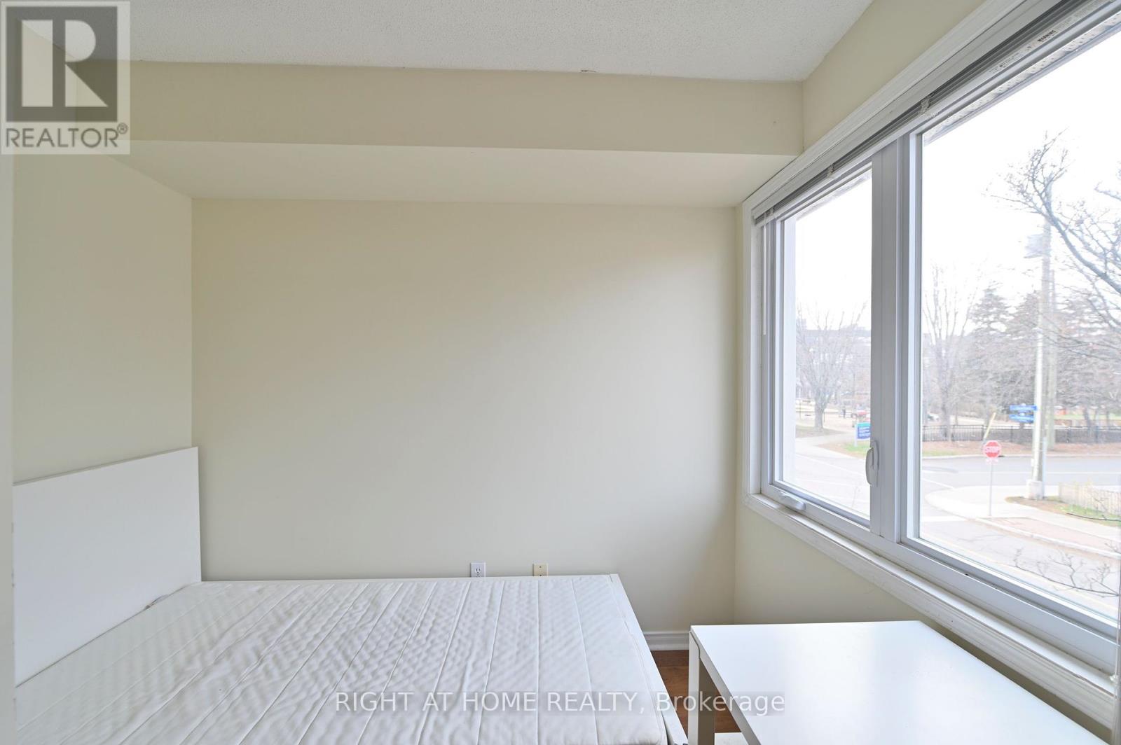 C - 90 Templeton Street, Ottawa, Ontario  K1N 6X3 - Photo 12 - X12175956