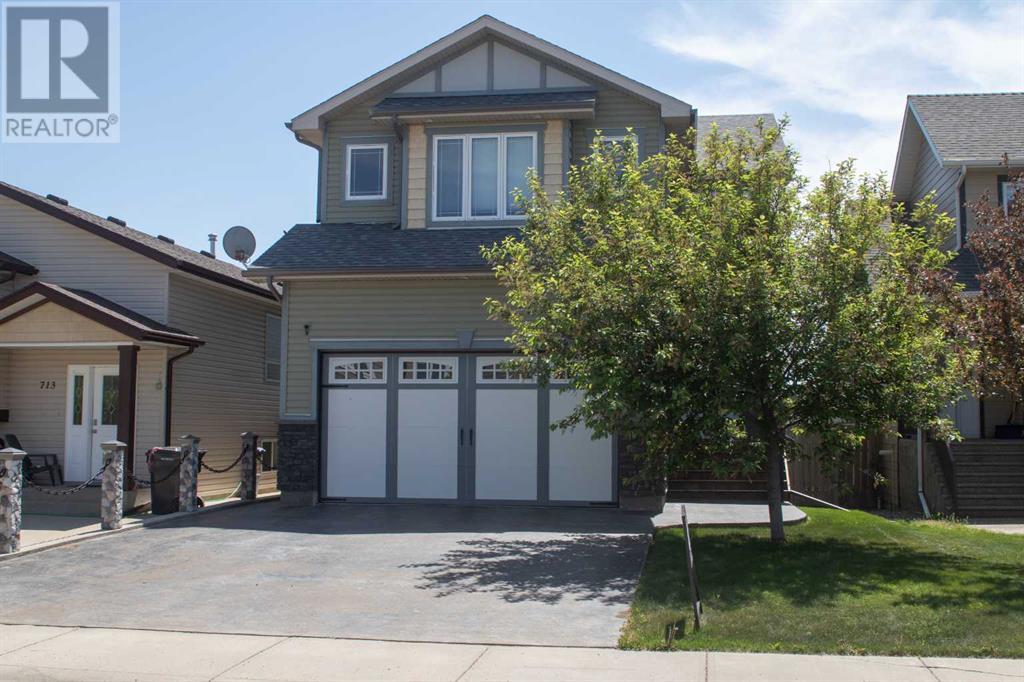 715 Northridge Avenue, Picture Butte, Alberta  T0K 1V0 - Photo 1 - A2223983