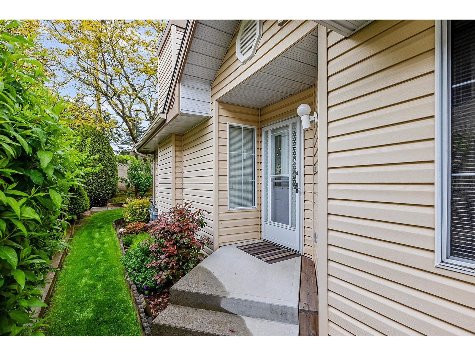 Property at 45 6140 192 STREET image 3