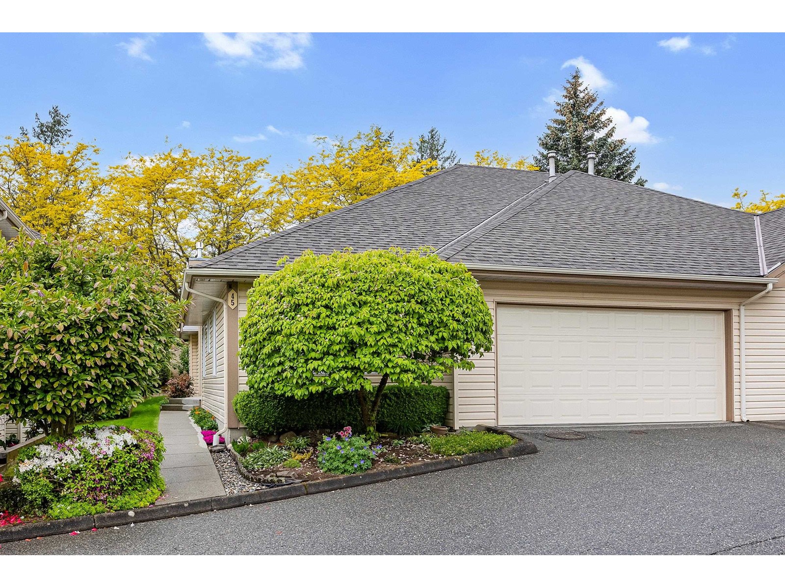 45 6140 192 STREET, surrey, British Columbia