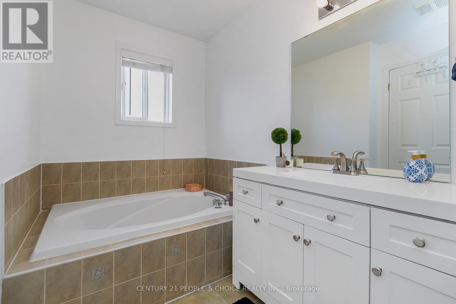 2145 Redstone Crescent, Oakville, Ontario  L6M 5B2 - Photo 34 - W12175750