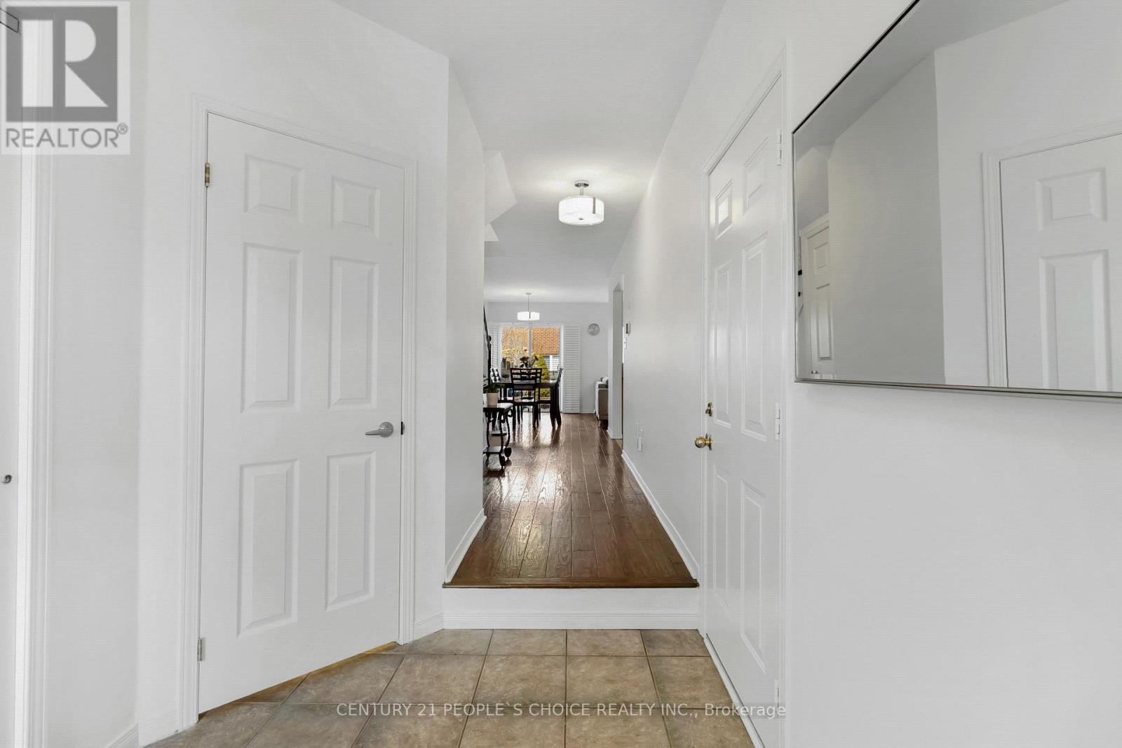 2145 Redstone Crescent, Oakville, Ontario  L6M 5B2 - Photo 4 - W12175750