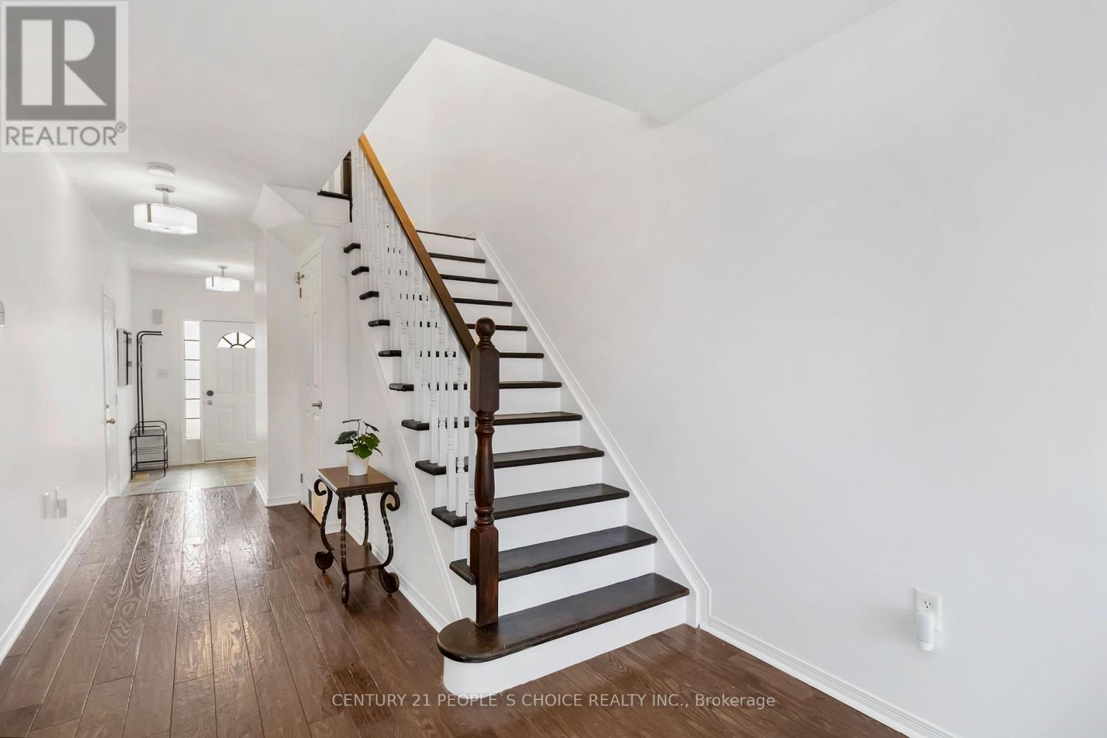 2145 Redstone Crescent, Oakville, Ontario  L6M 5B2 - Photo 7 - W12175750