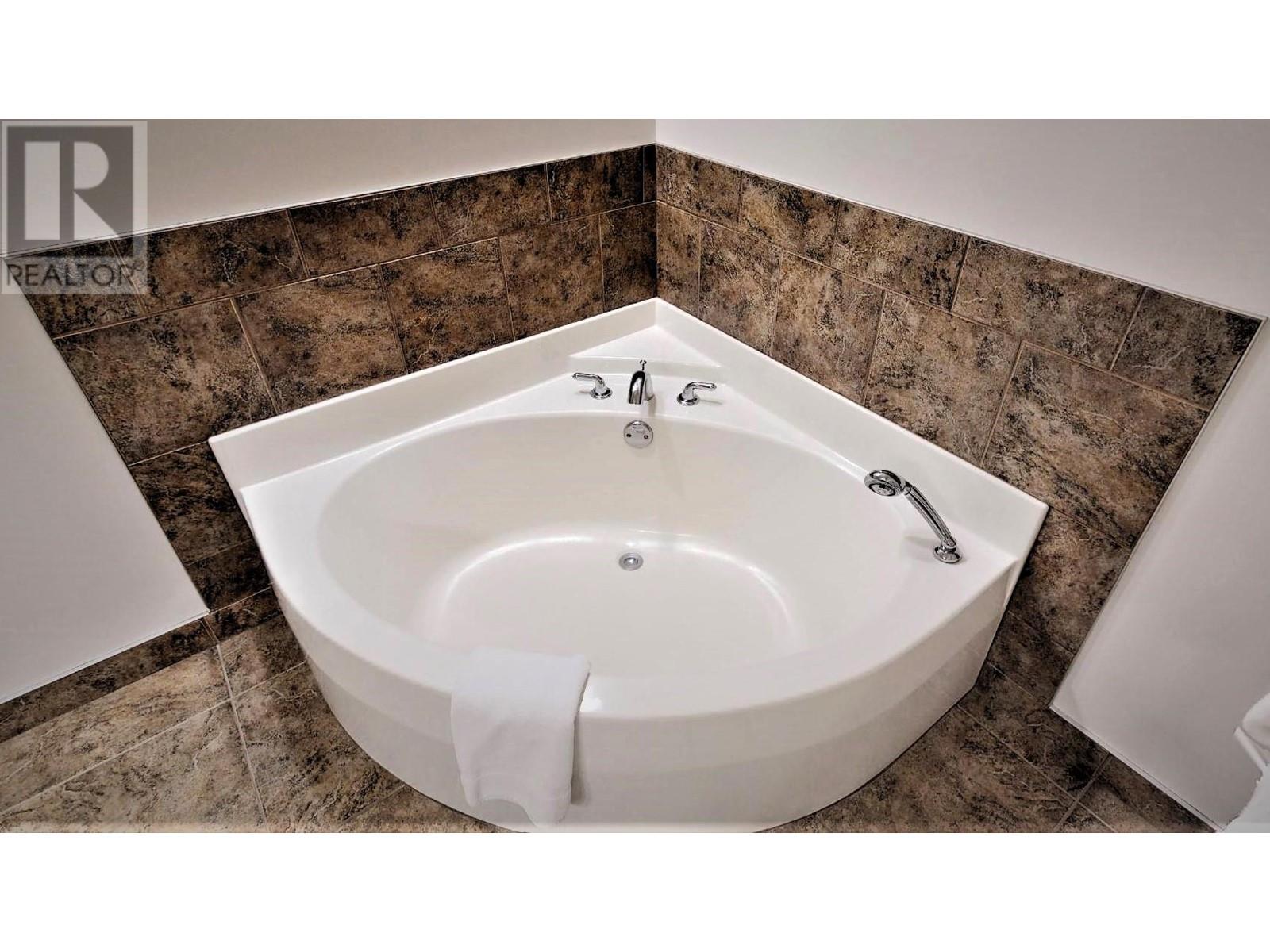 500 BIGHORN Boulevard Unit# 534 C, Radium Hot Springs, BC V0A1M0