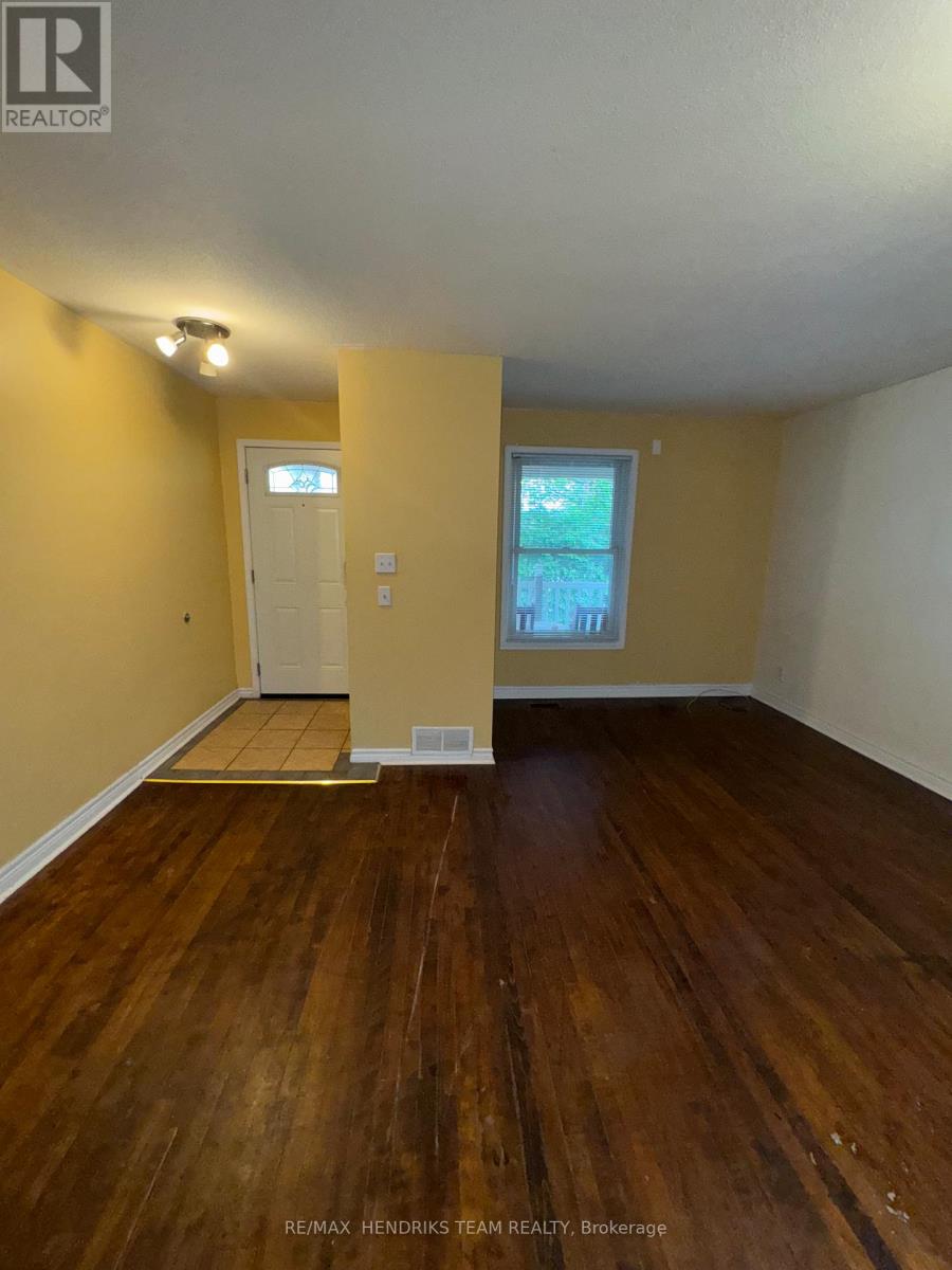 537 King Street, Welland, Ontario  L3B 3K9 - Photo 3 - X12090966