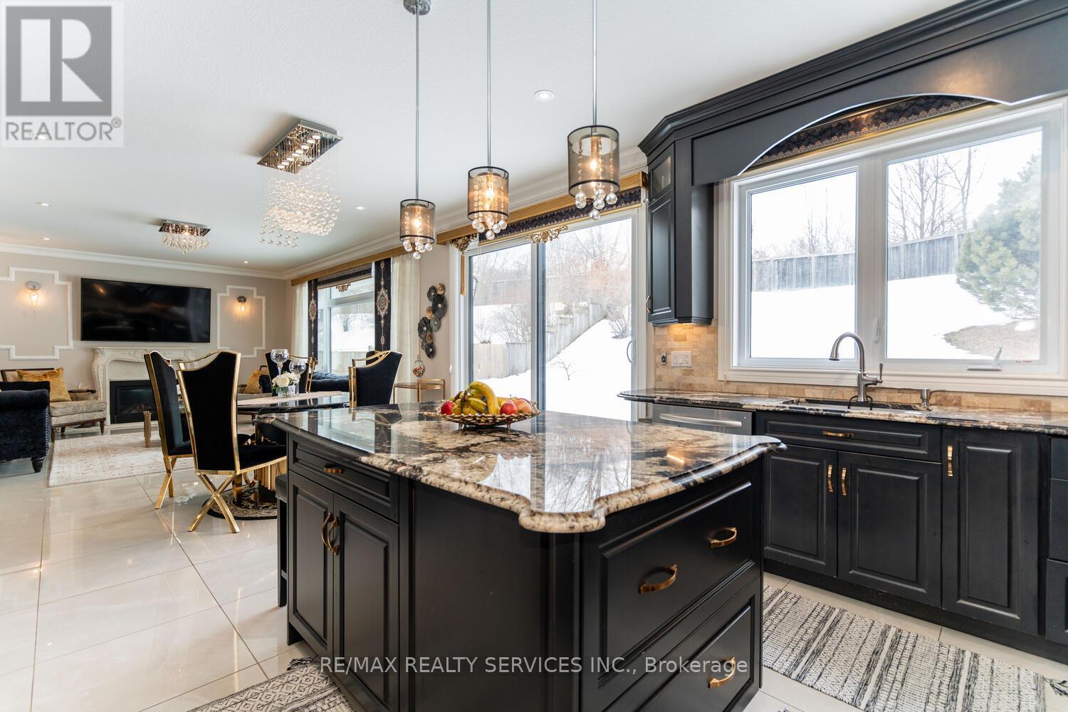 207 Richmeadow Road, London North (North M), Ontario  N6H 5T3 - Photo 15 - X12175734