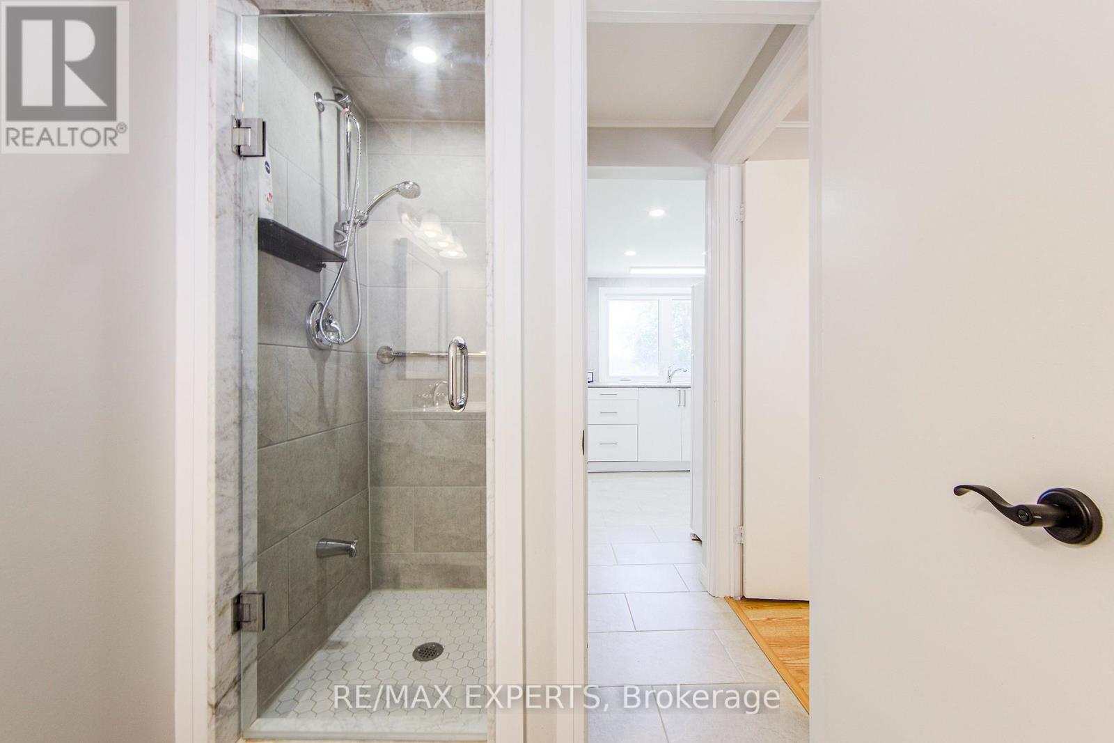 24 Riverside Drive, Kawartha Lakes, Ontario  K9V 0H6 - Photo 37 - X12175758