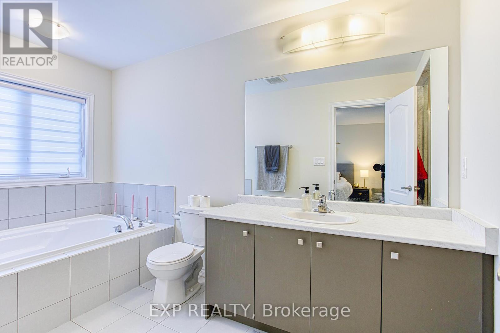 49 Sugar May Avenue, Thorold, Ontario  L2V 0L3 - Photo 16 - X12175761