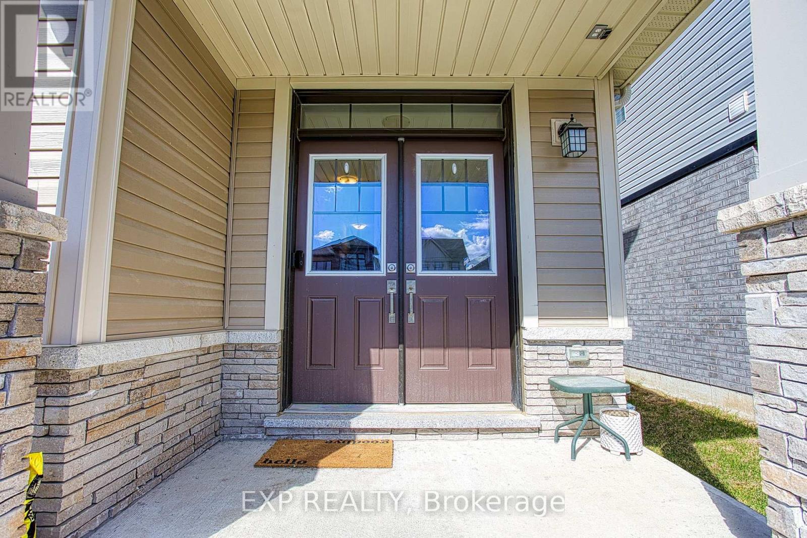 49 Sugar May Avenue, Thorold, Ontario  L2V 0L3 - Photo 3 - X12175761